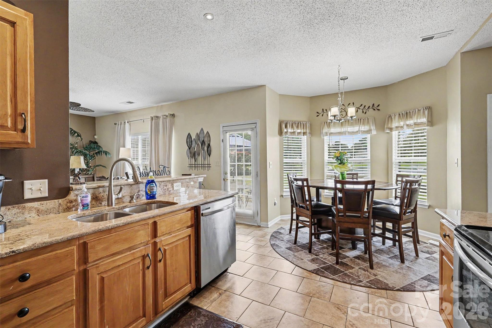 1826 Conifer Circle Property Photo 5