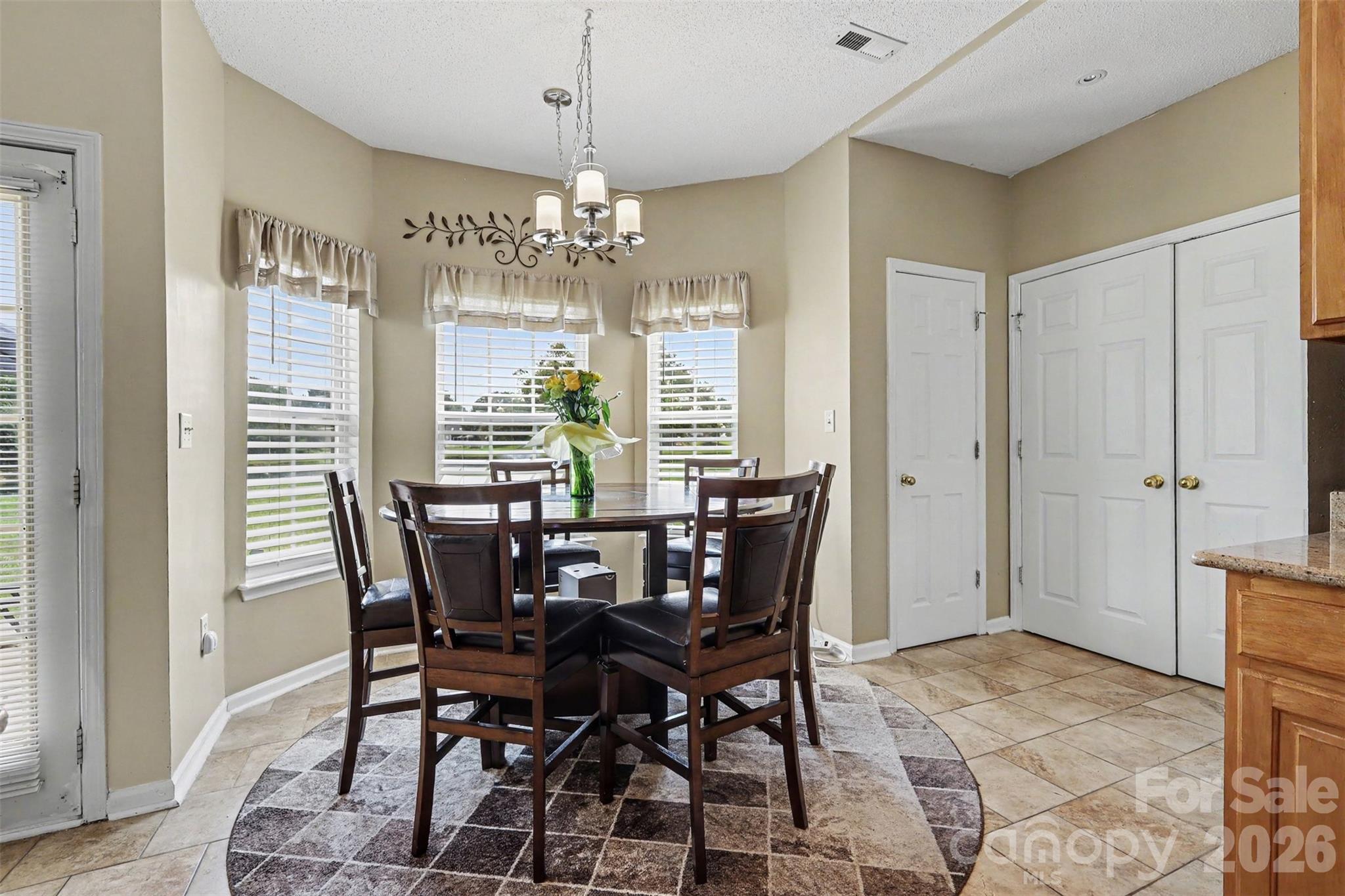 1826 Conifer Circle Property Photo 6