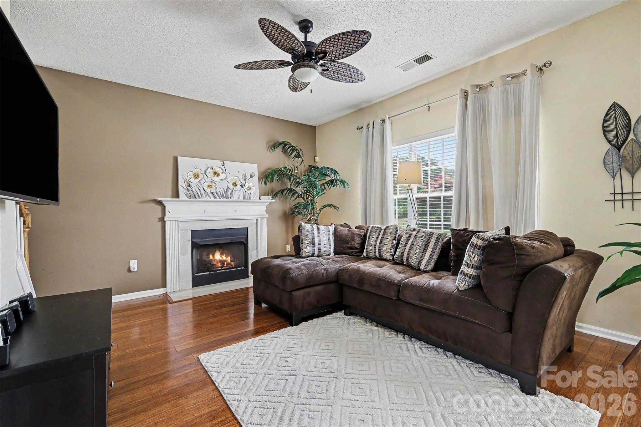 1826 Conifer Circle Property Photo 8
