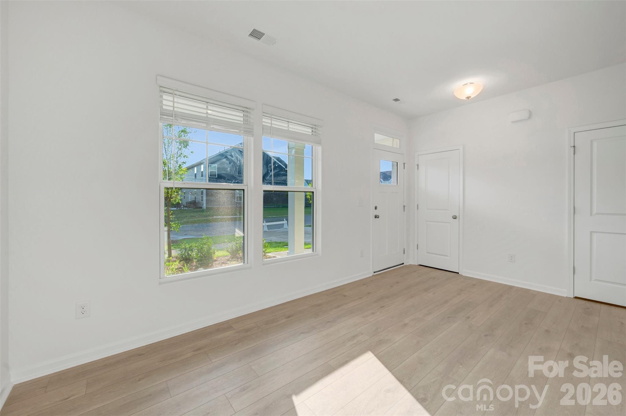 512 Willoughby Park Drive Property Photo 4
