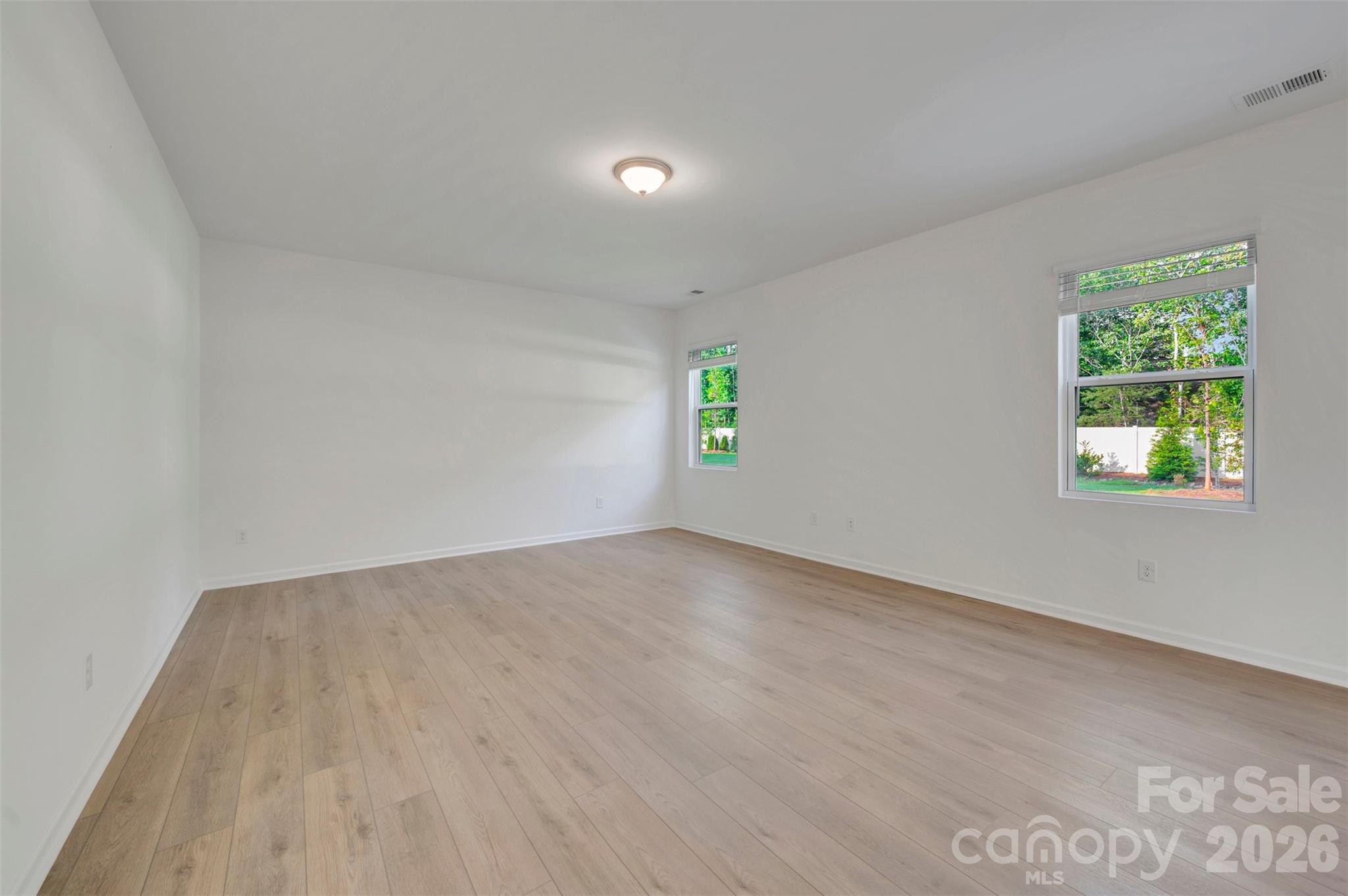 512 Willoughby Park Drive Property Photo 11
