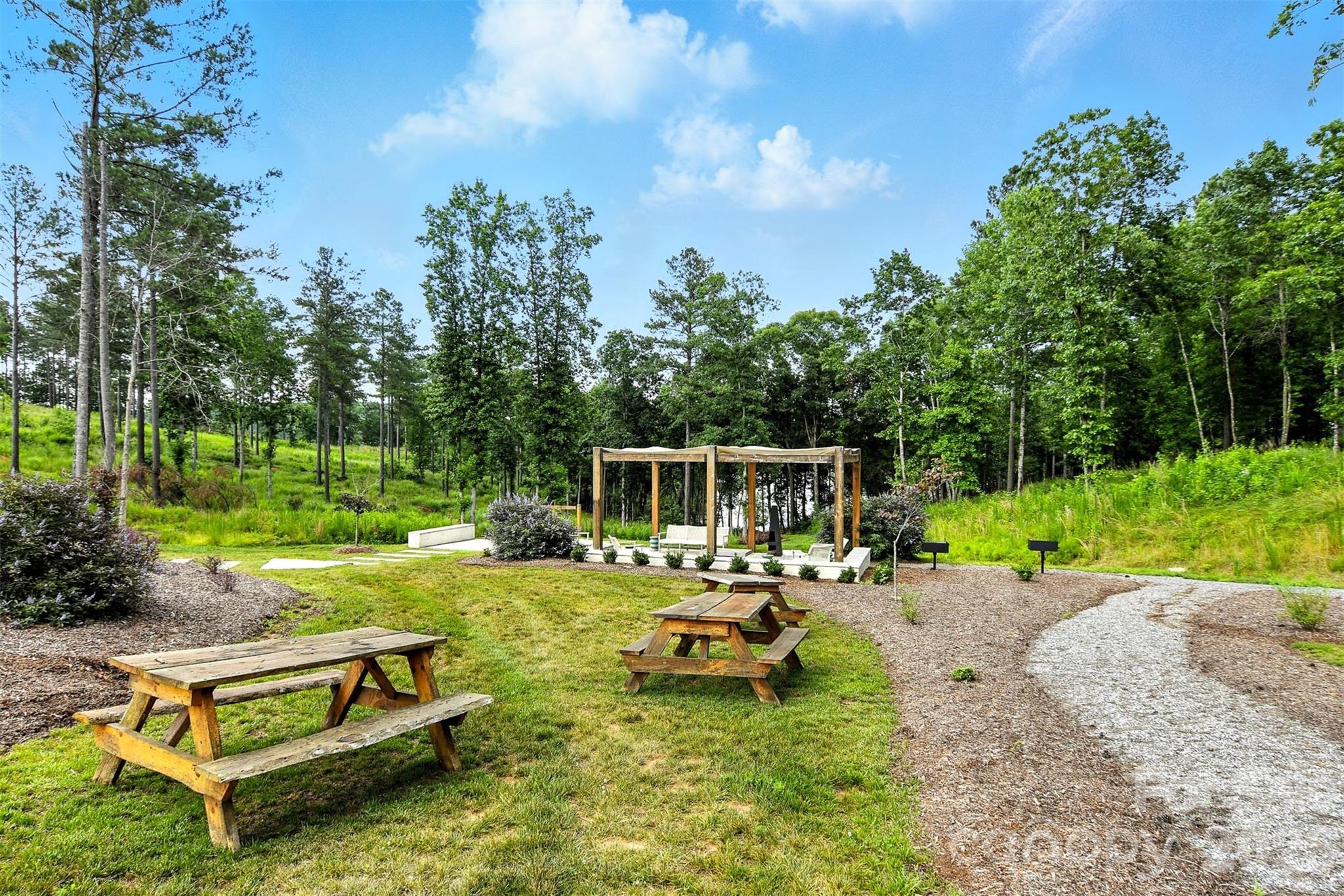 3283 Pyramid Peak Trail Property Photo 13
