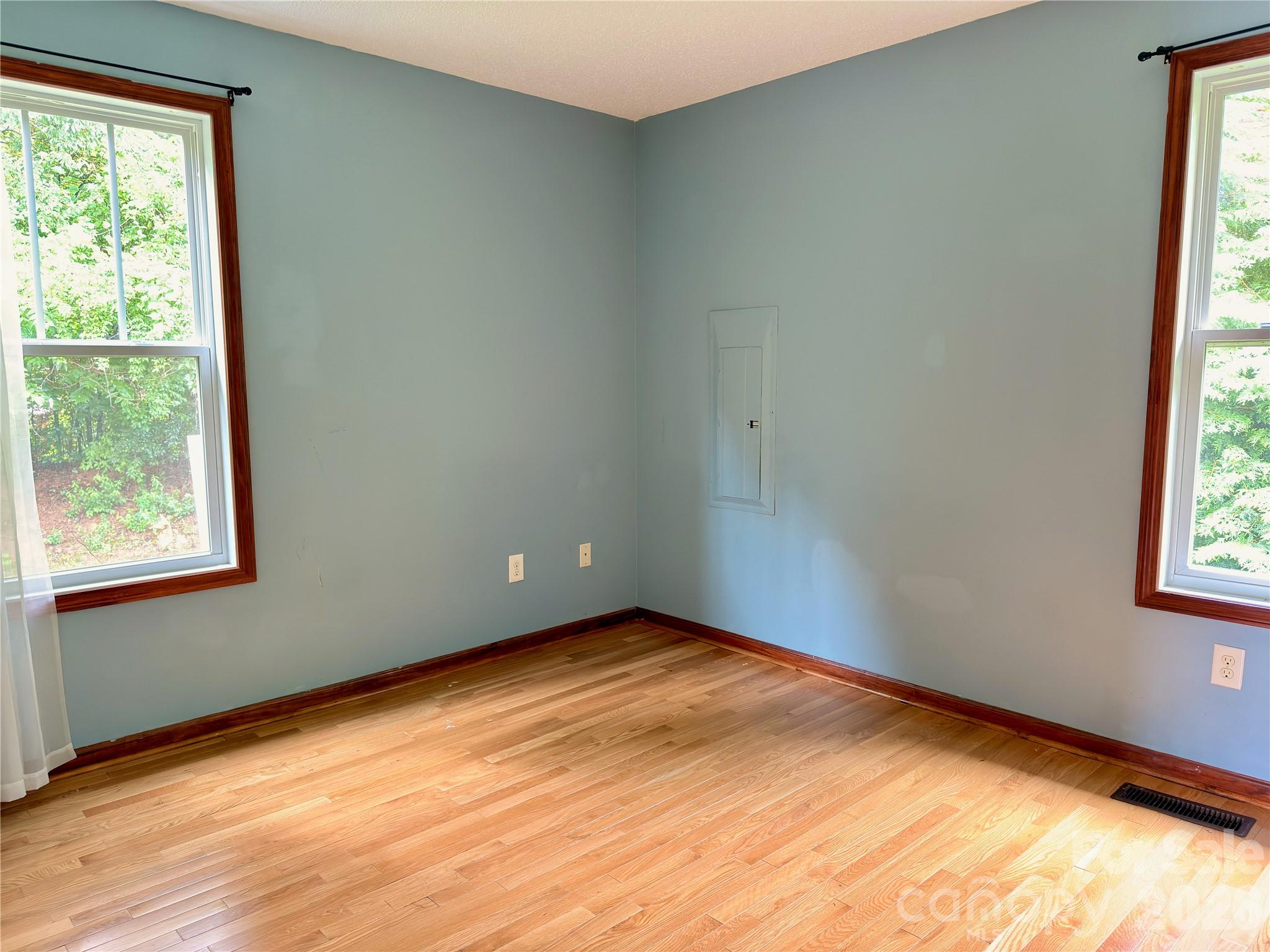 5 Springmill Drive Property Photo 15