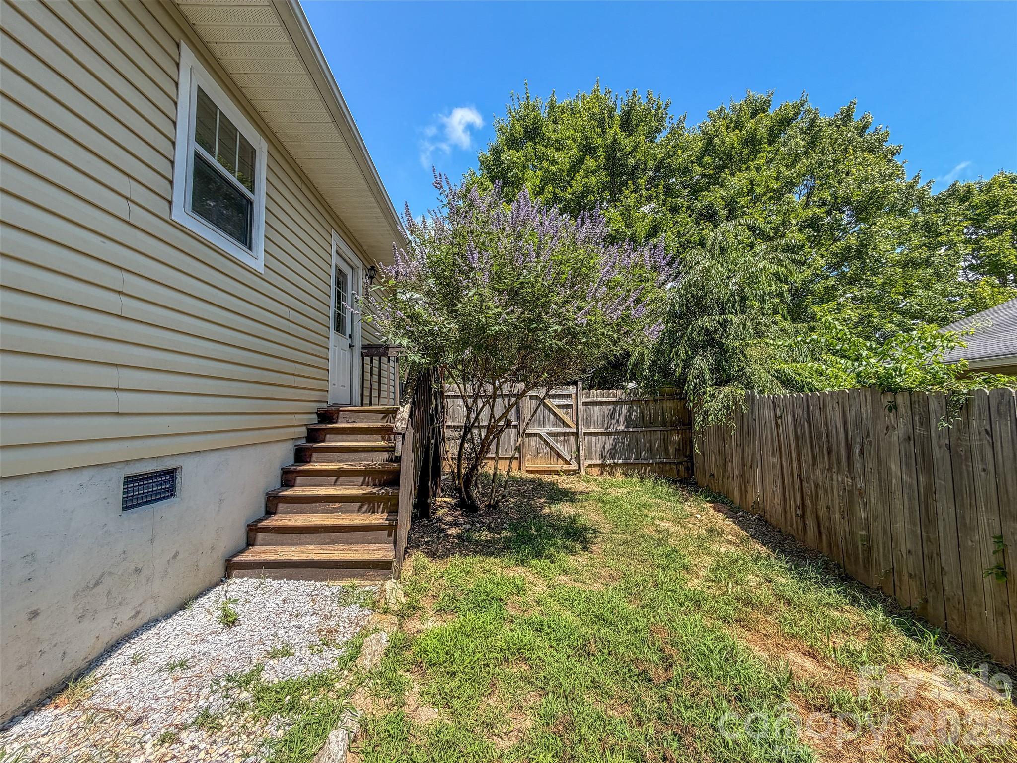 5 Springmill Drive Property Photo 21