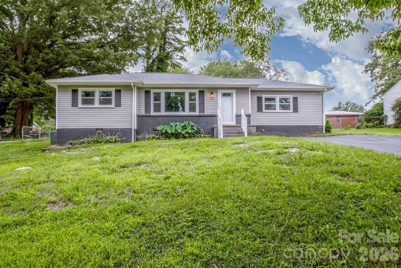 1317 Meadowbrook Circle Property Photo 1