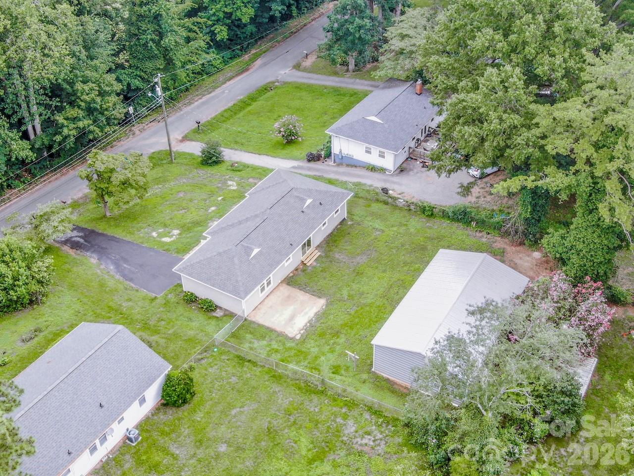 1317 Meadowbrook Circle Property Photo 4