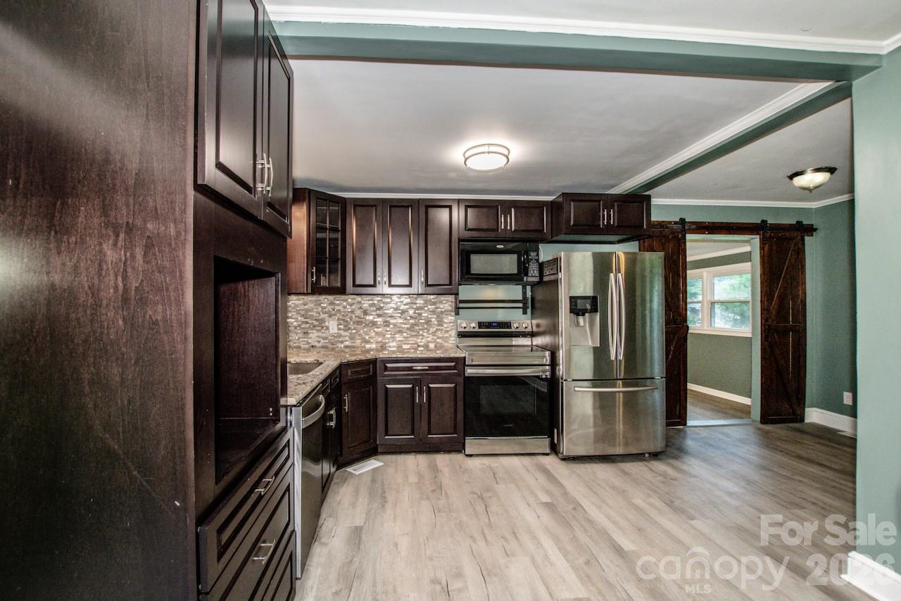 1317 Meadowbrook Circle Property Photo 17