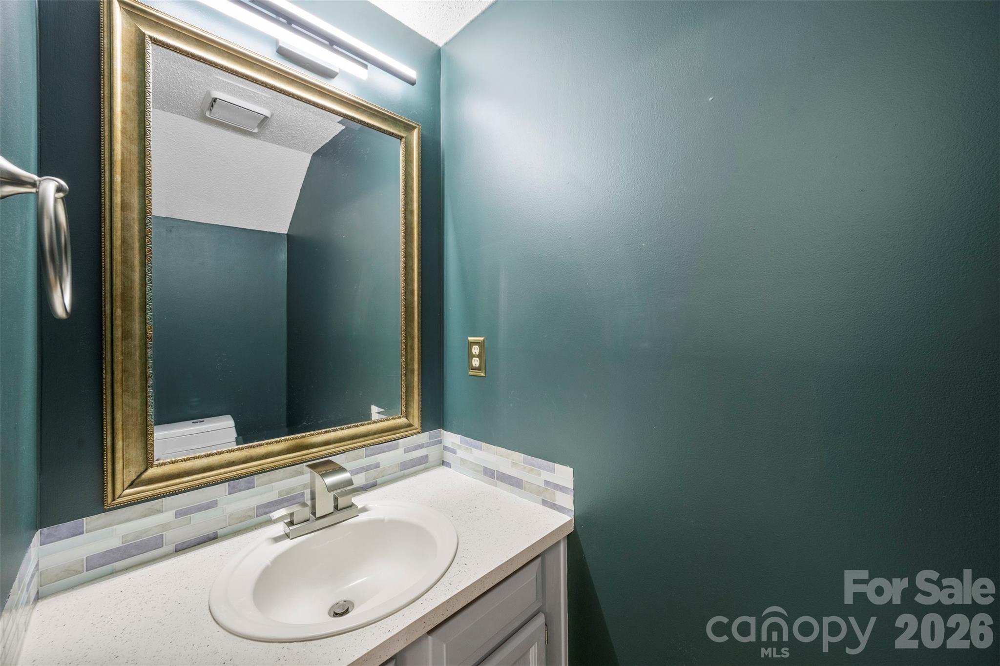 6404 Windsor Gate Lane Property Photo 13