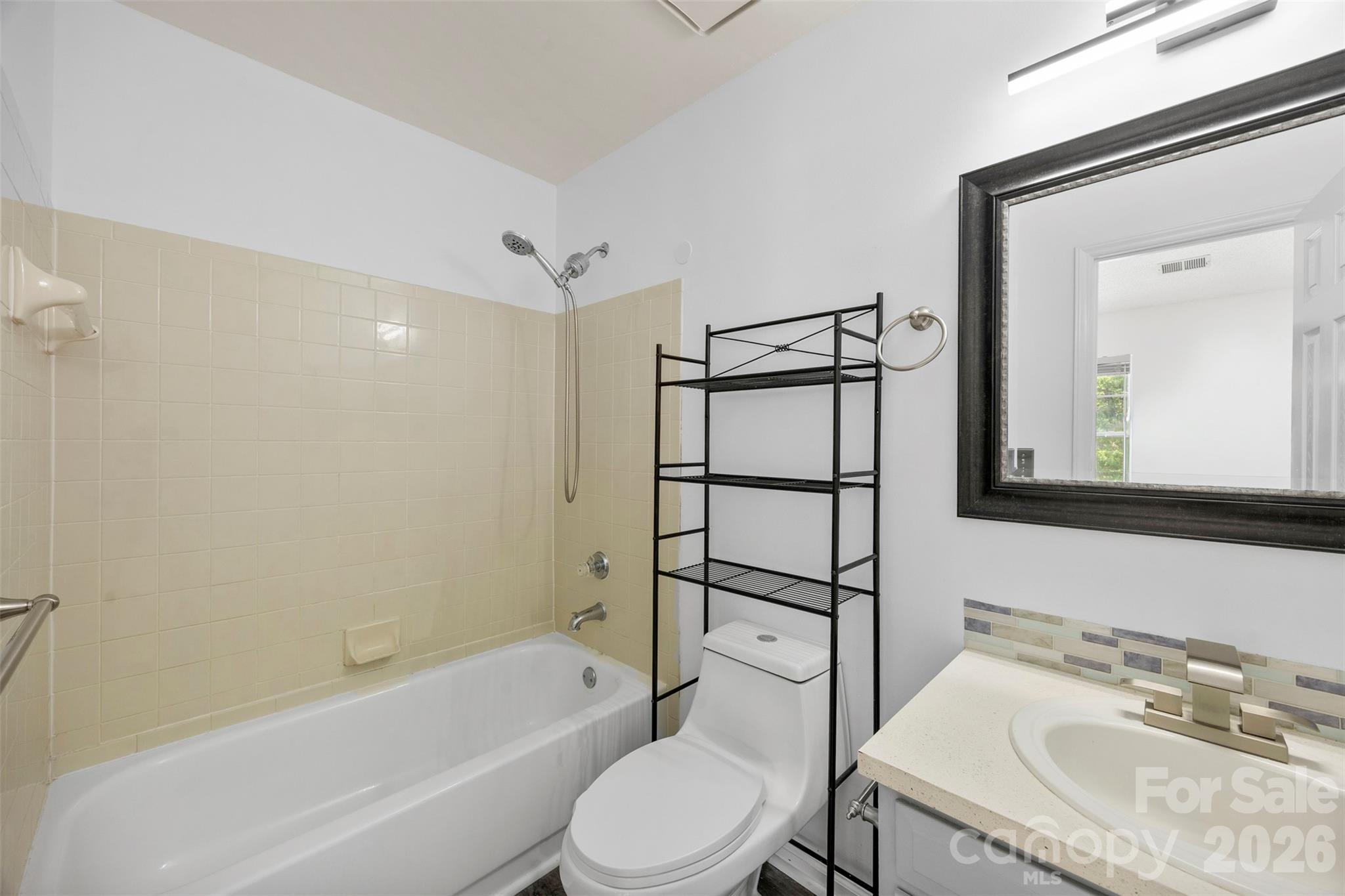 6404 Windsor Gate Lane Property Photo 22