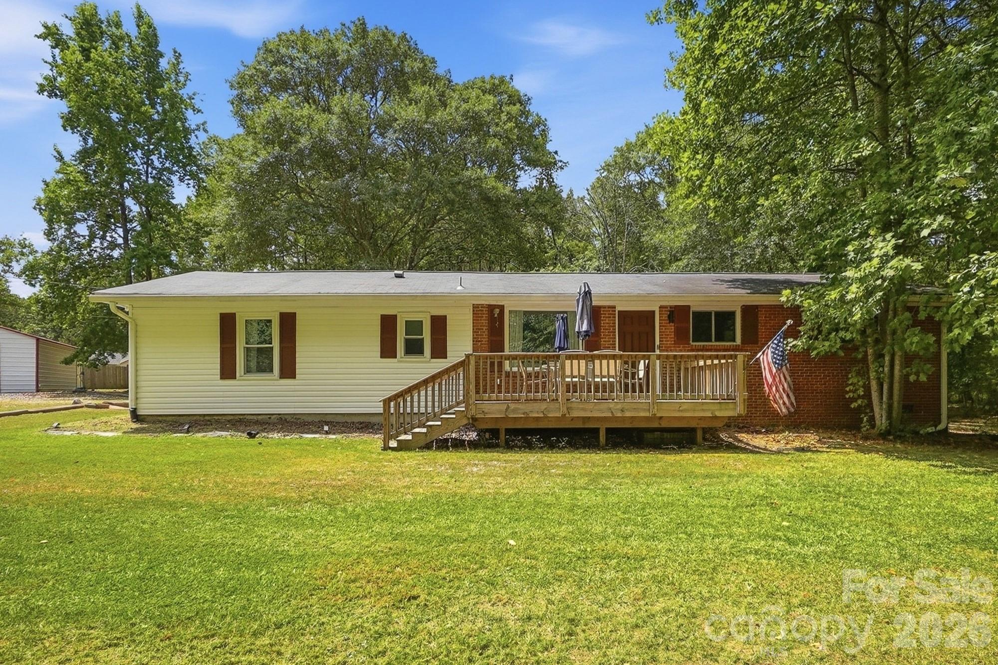 2220 Oldfield Road Property Photo 1