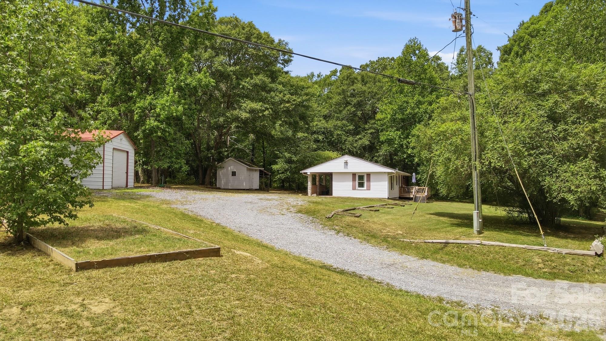 2220 Oldfield Road Property Photo 2