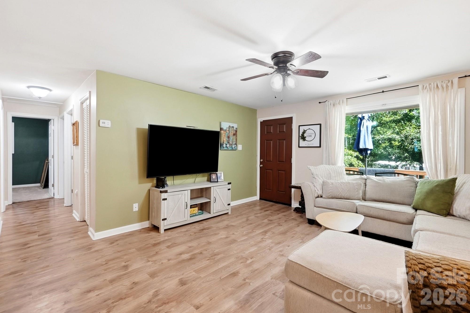 2220 Oldfield Road Property Photo 6