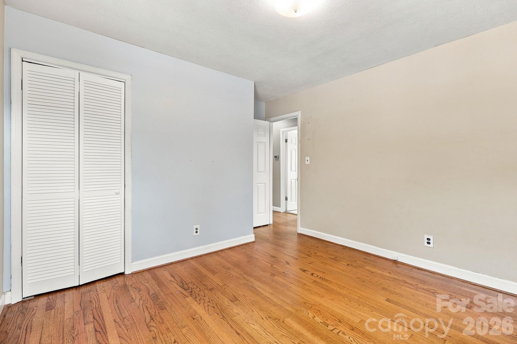 14 E Indiana Avenue Property Photo 8