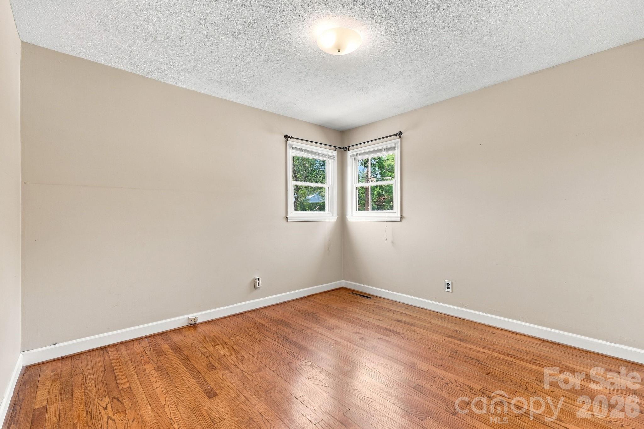 14 E Indiana Avenue Property Photo 9