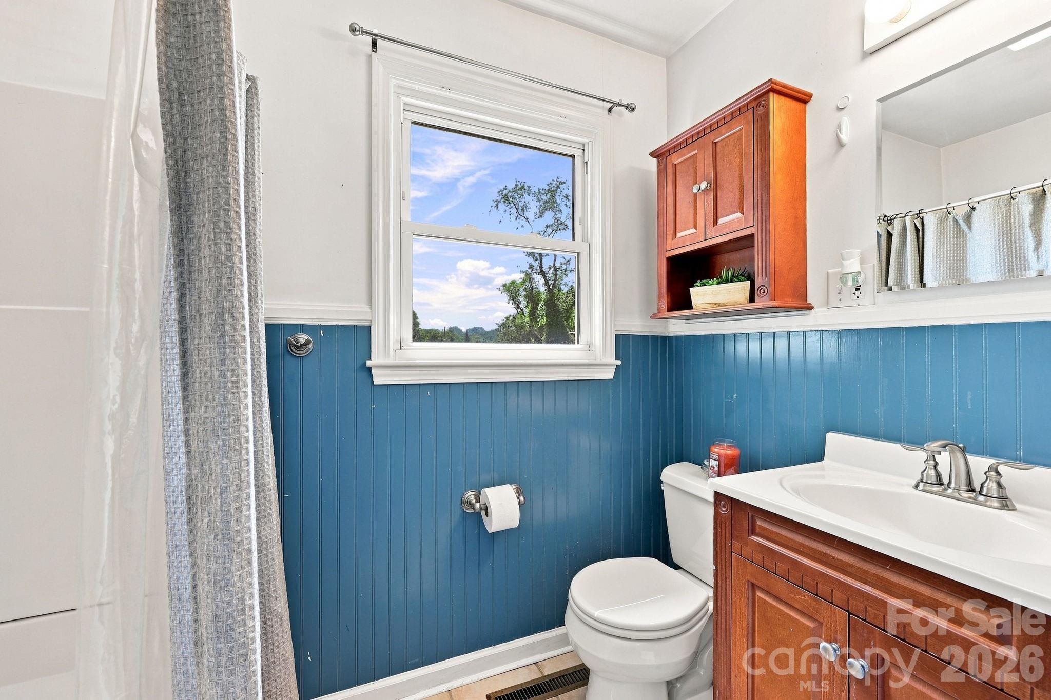 14 E Indiana Avenue Property Photo 12
