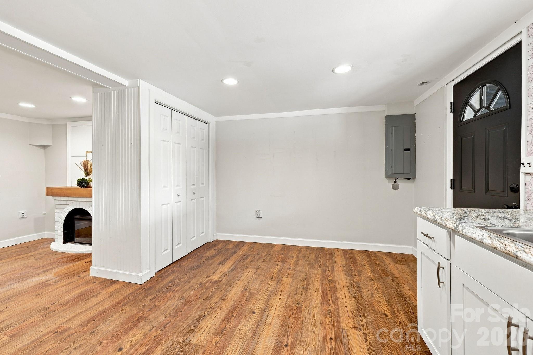 14 E Indiana Avenue Property Photo 17