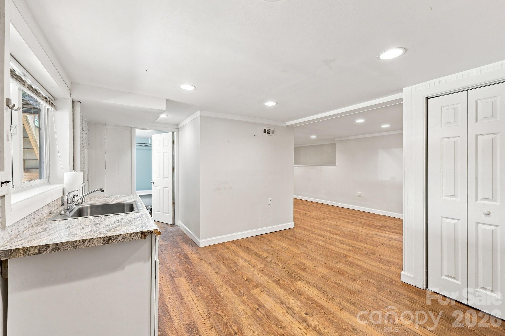 14 E Indiana Avenue Property Photo 19