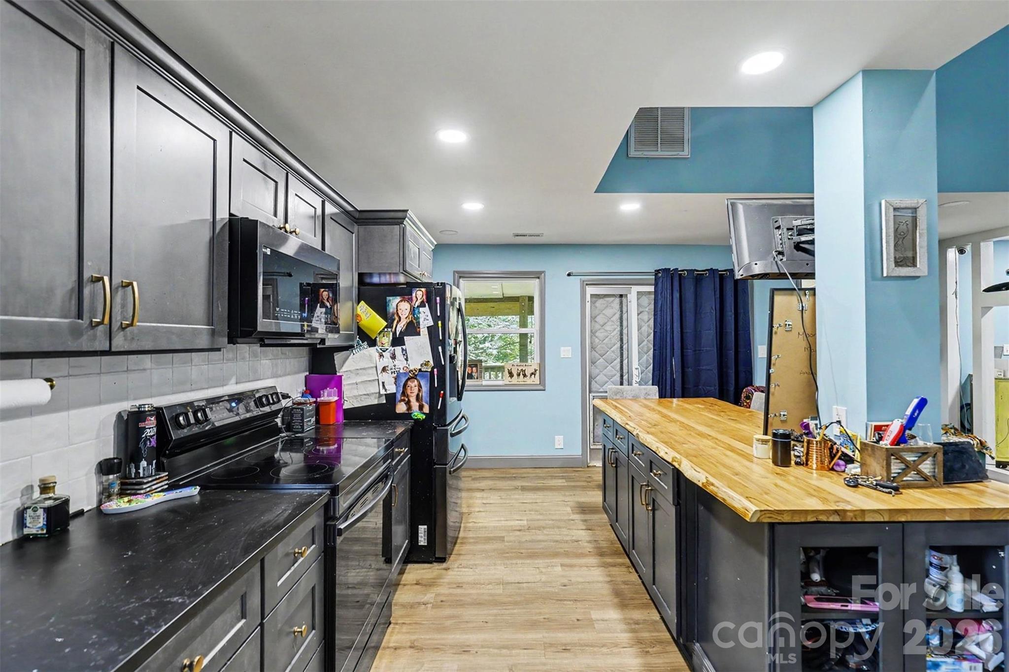 16033 Samoa Court Property Photo 19