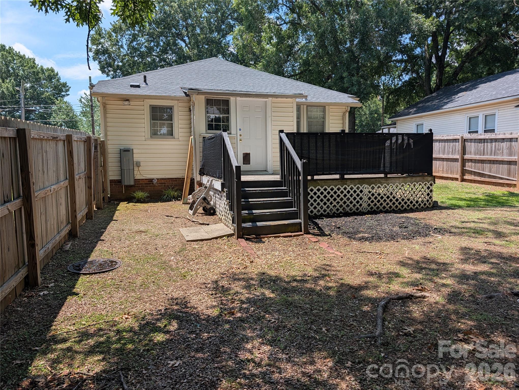 507 E 10th Street Property Photo 7