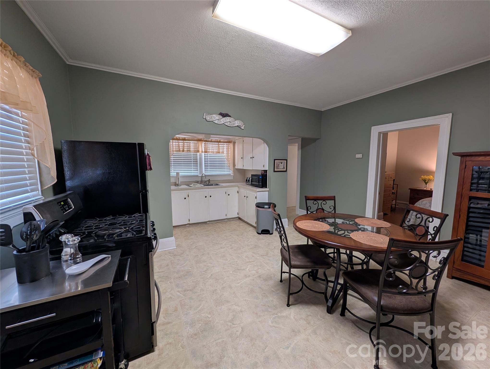 507 E 10th Street Property Photo 13