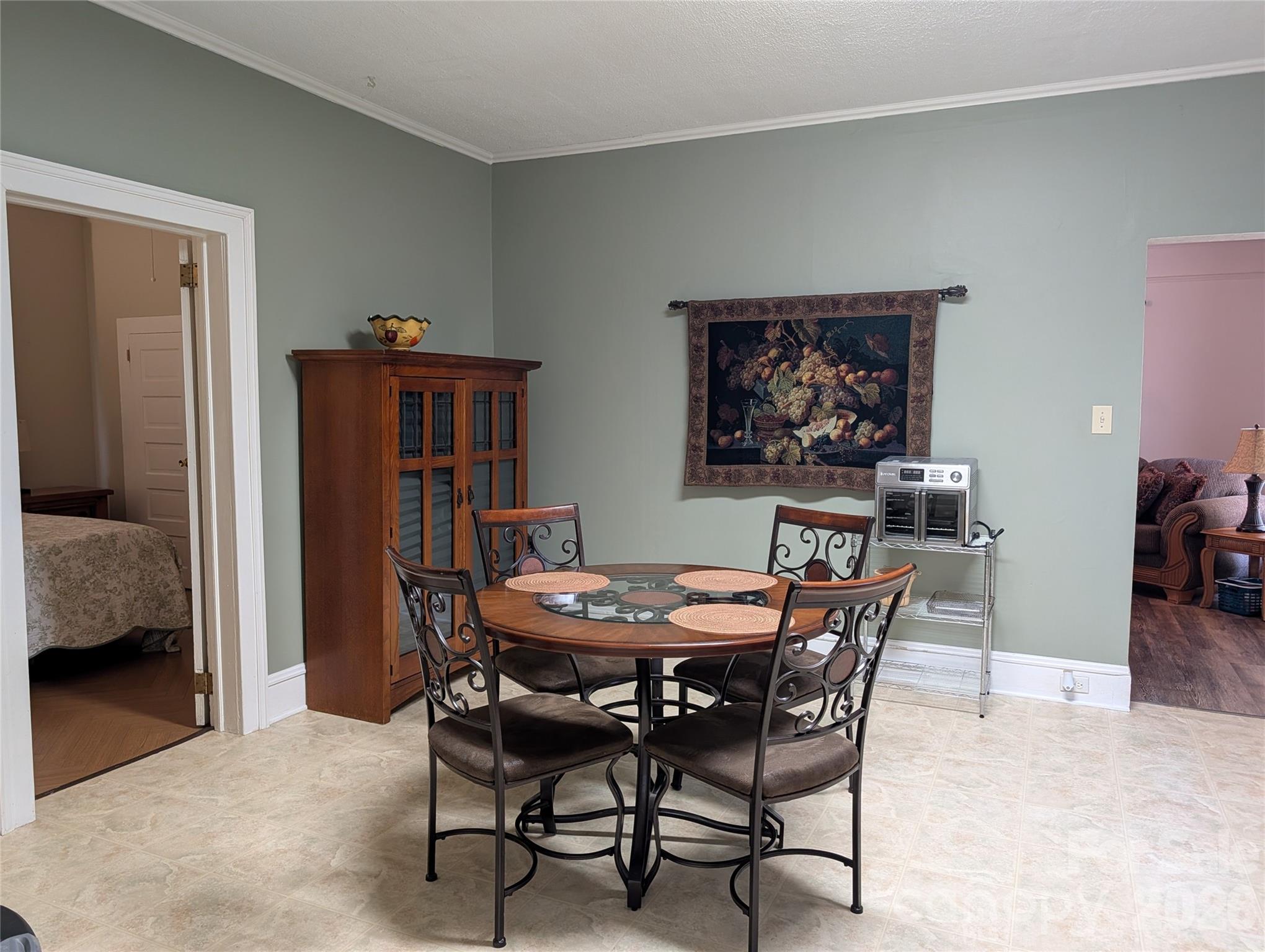 507 E 10th Street Property Photo 15