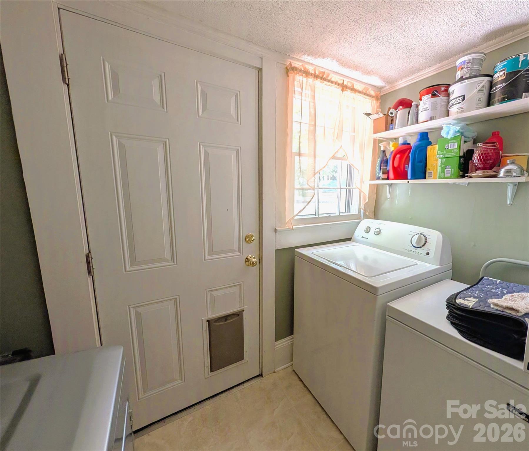 507 E 10th Street Property Photo 17