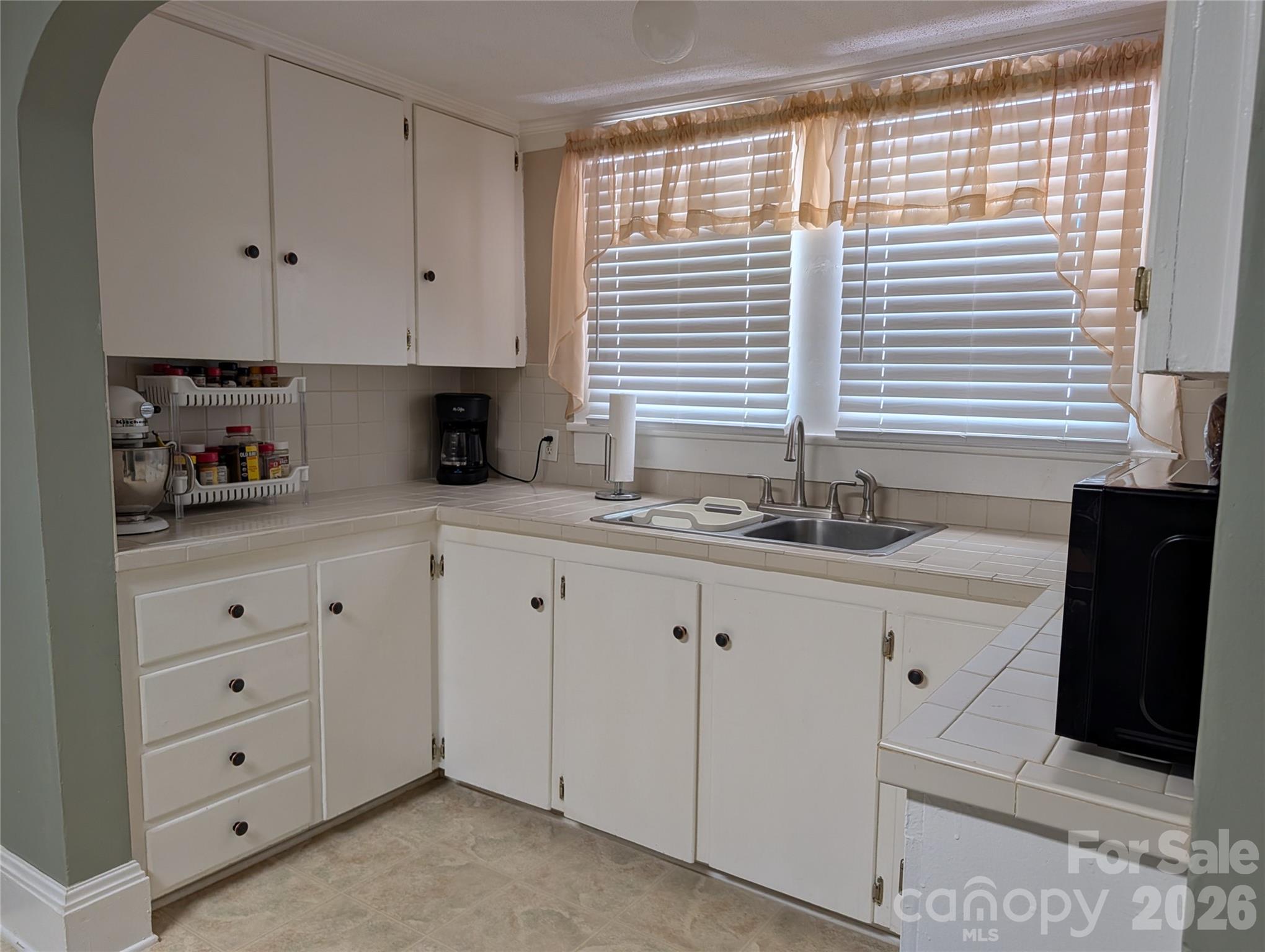 507 E 10th Street Property Photo 18