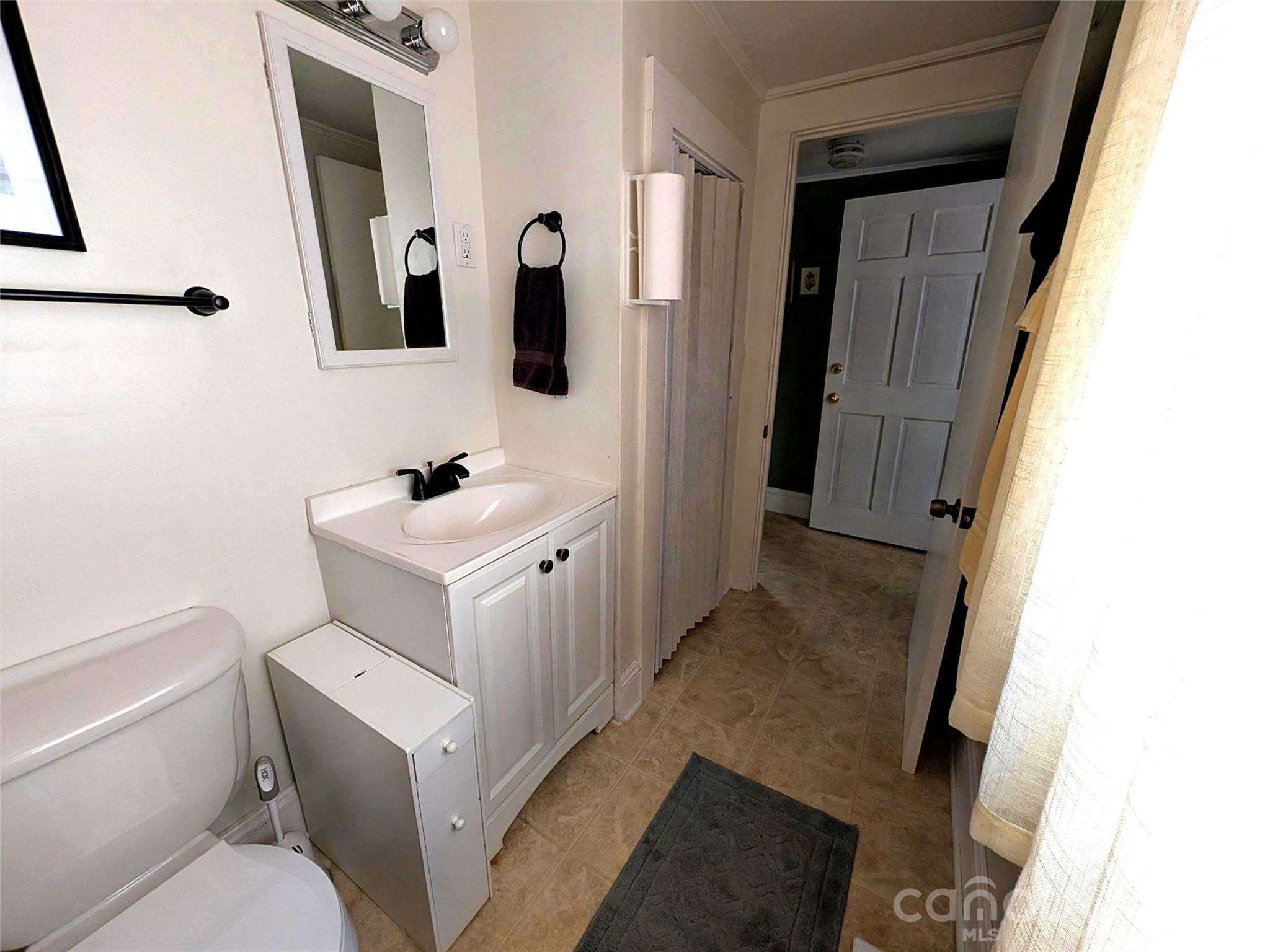 507 E 10th Street Property Photo 21