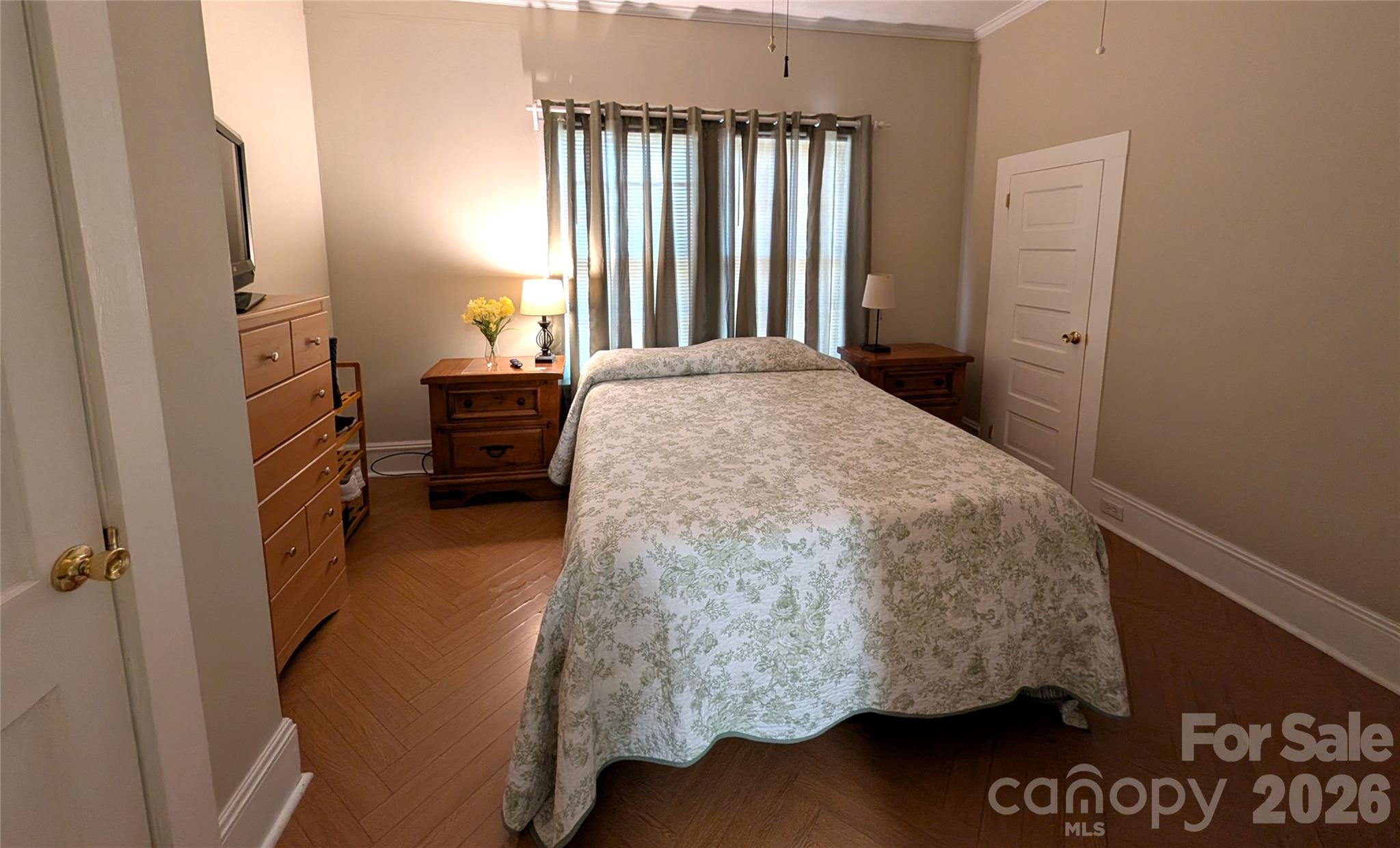 507 E 10th Street Property Photo 23