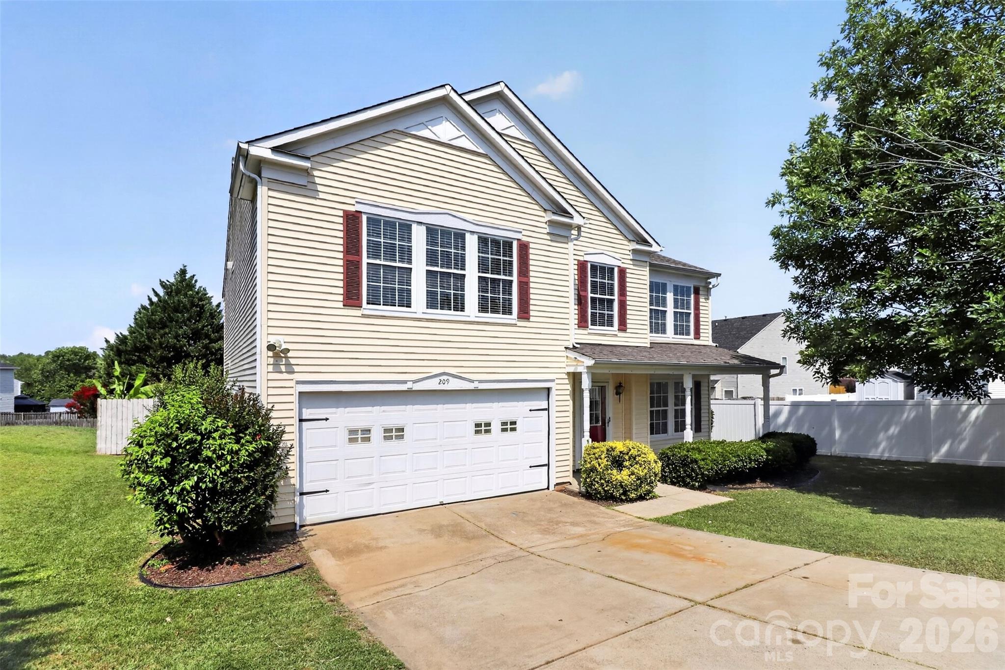 209 Farm Springs Drive Property Photo 4