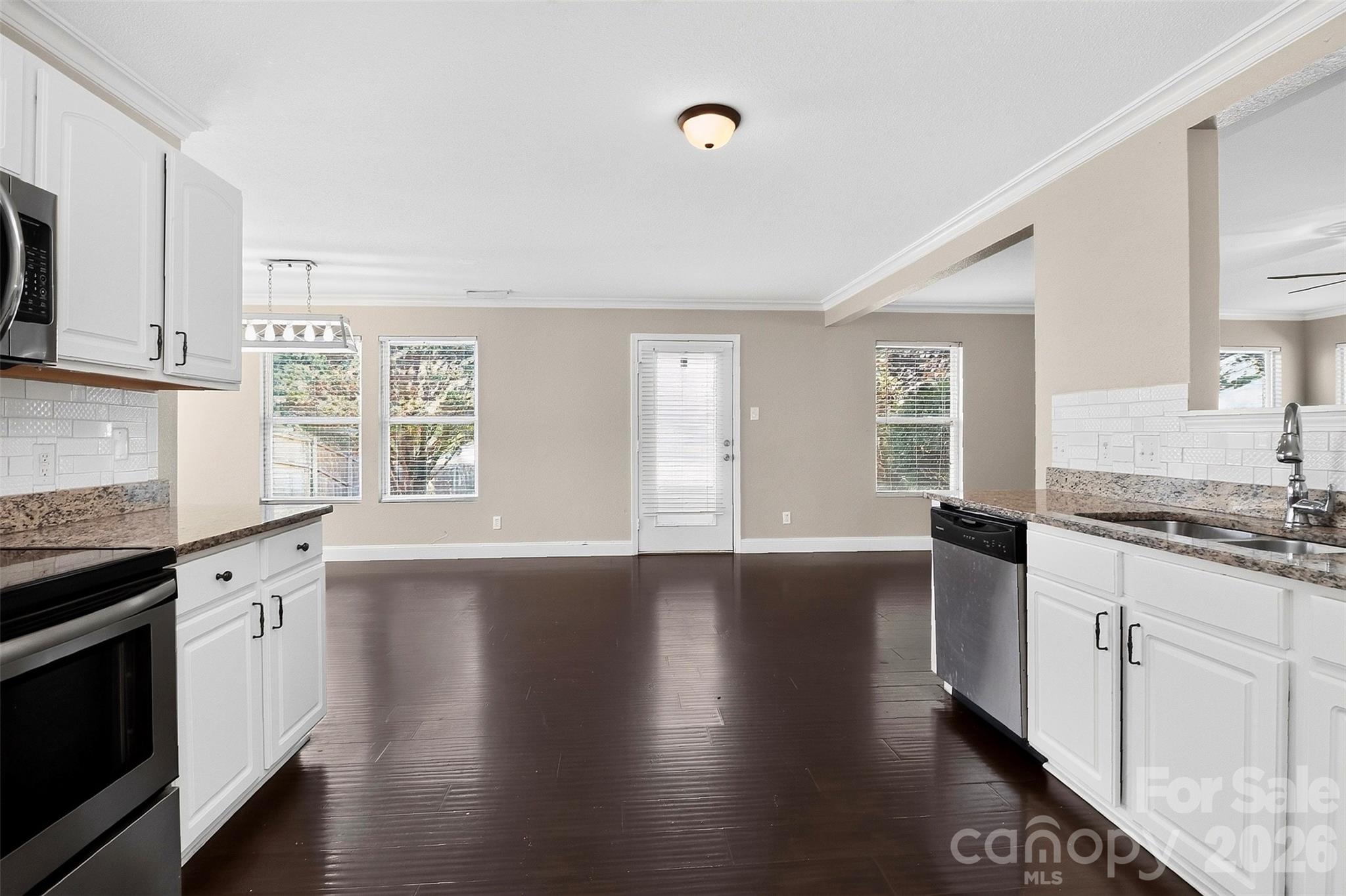209 Farm Springs Drive Property Photo 18