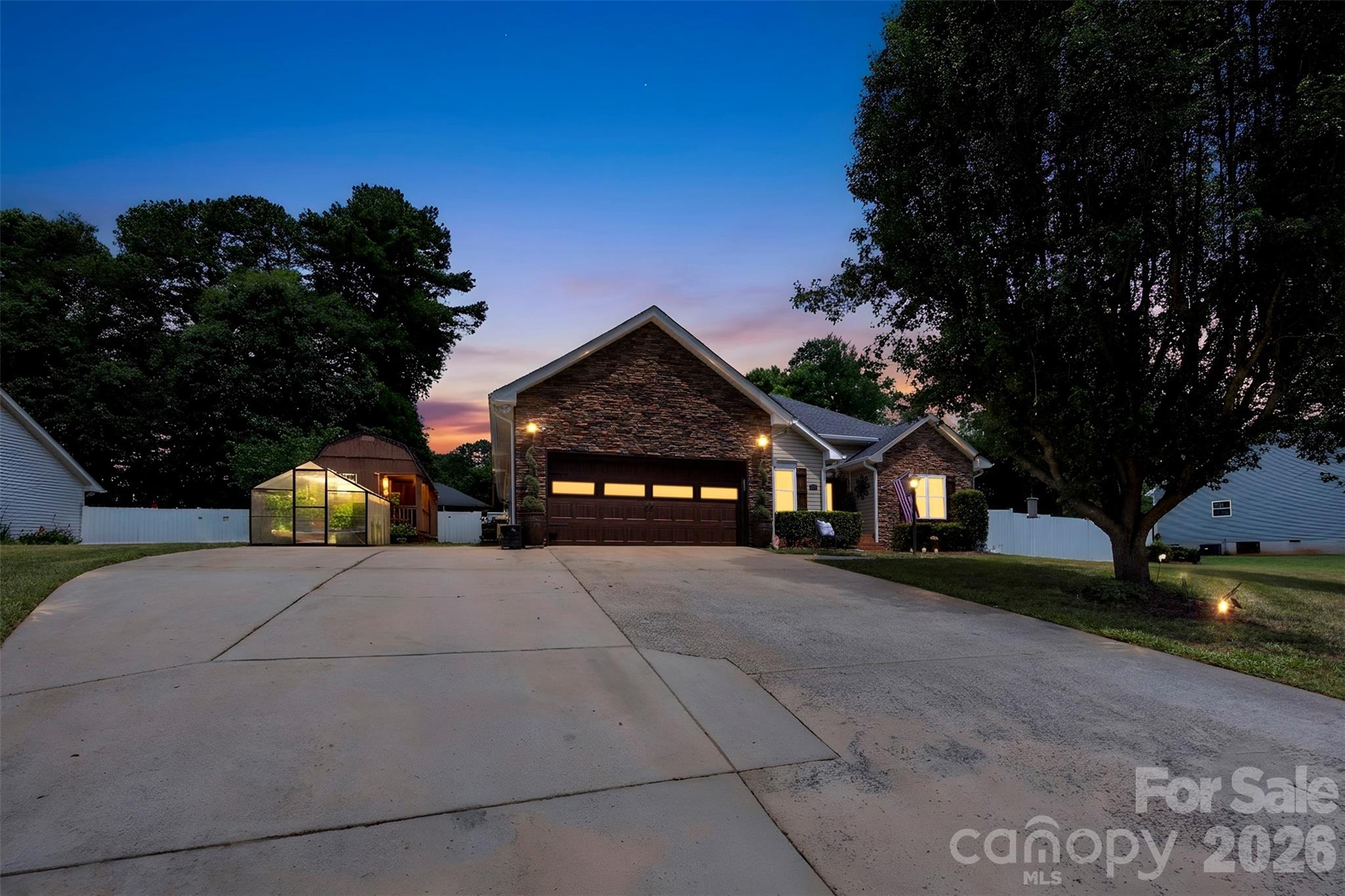 200 Brooks Drive Property Photo 2