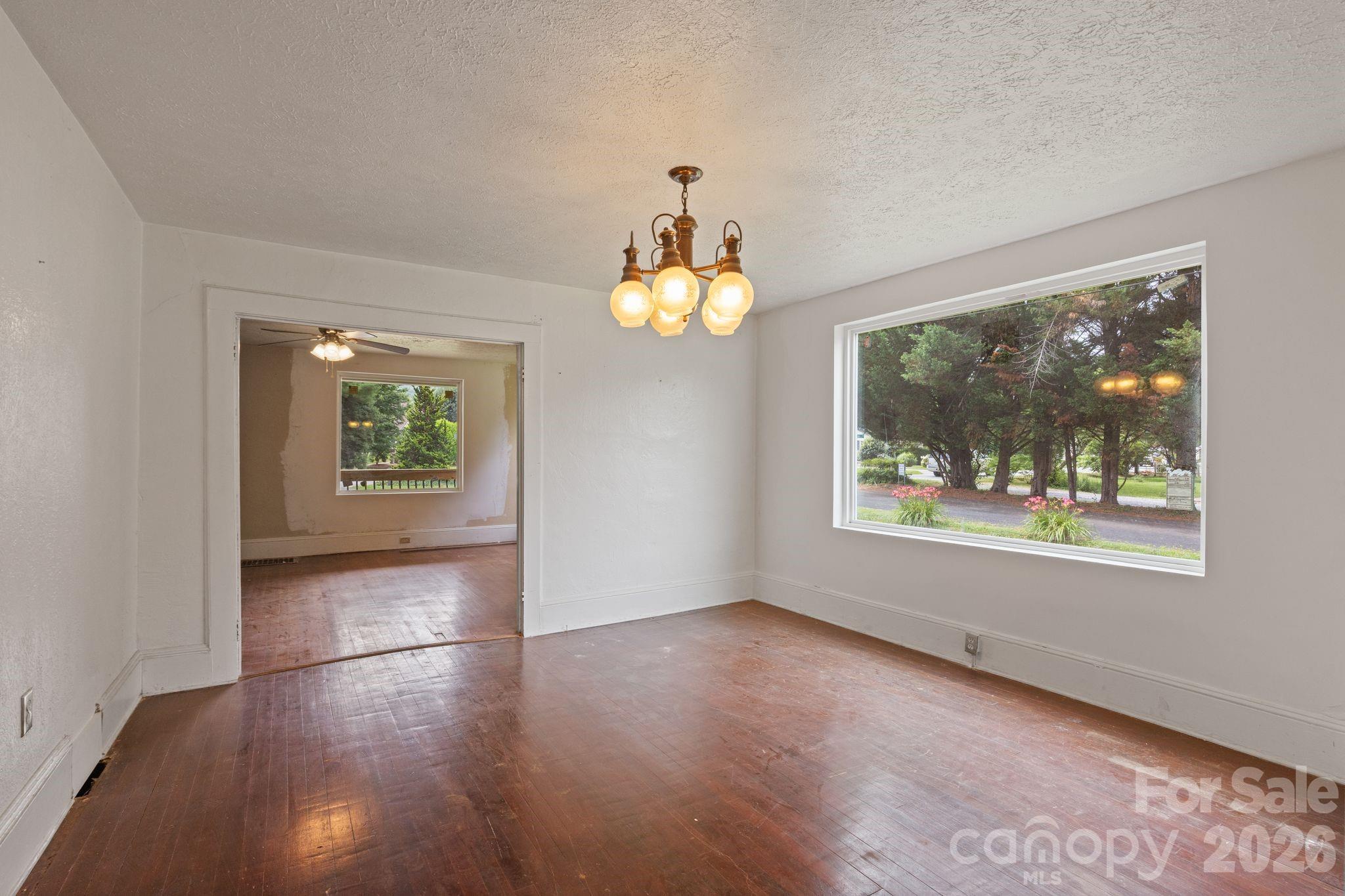1434 S Main Street Property Photo 5