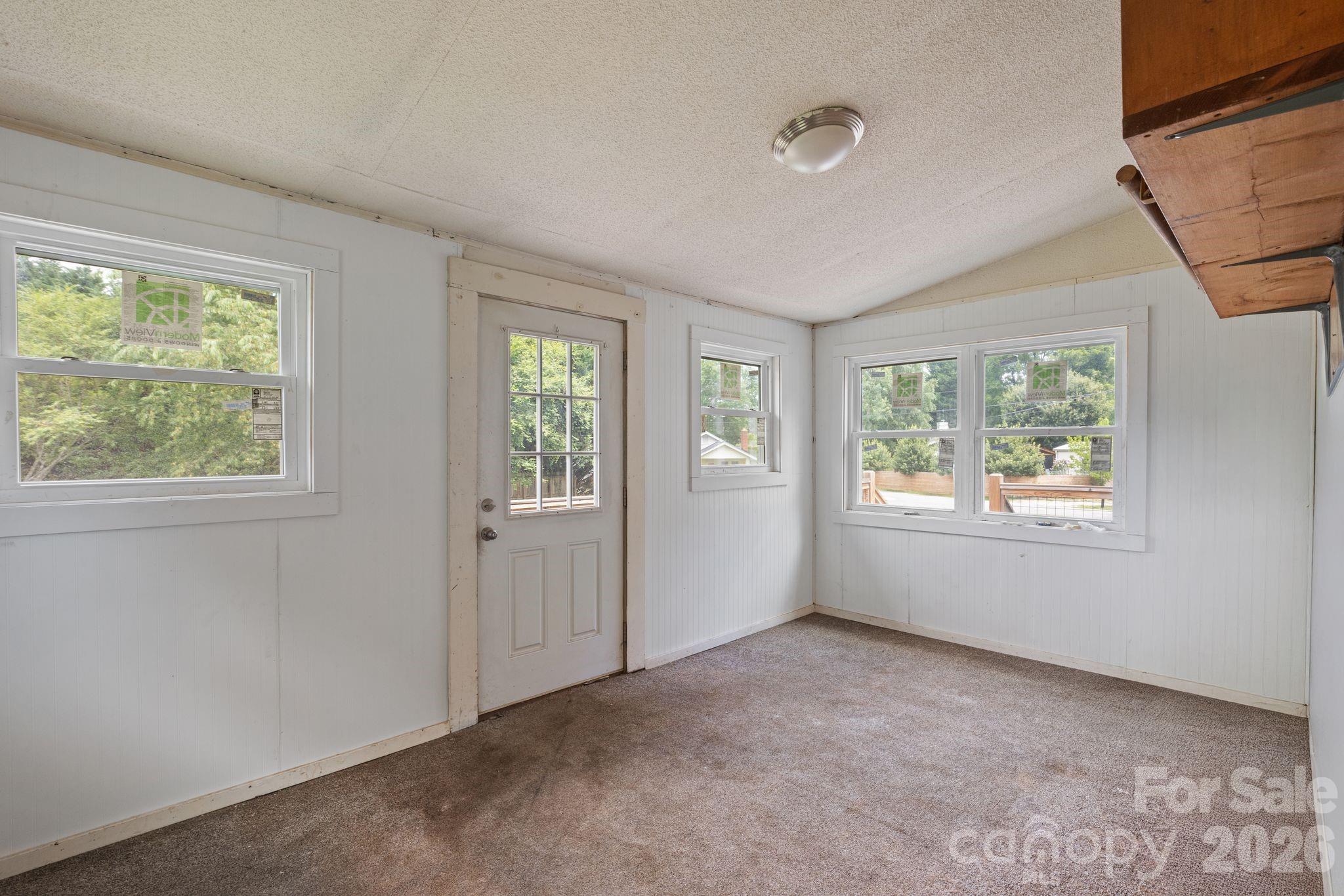 1434 S Main Street Property Photo 8