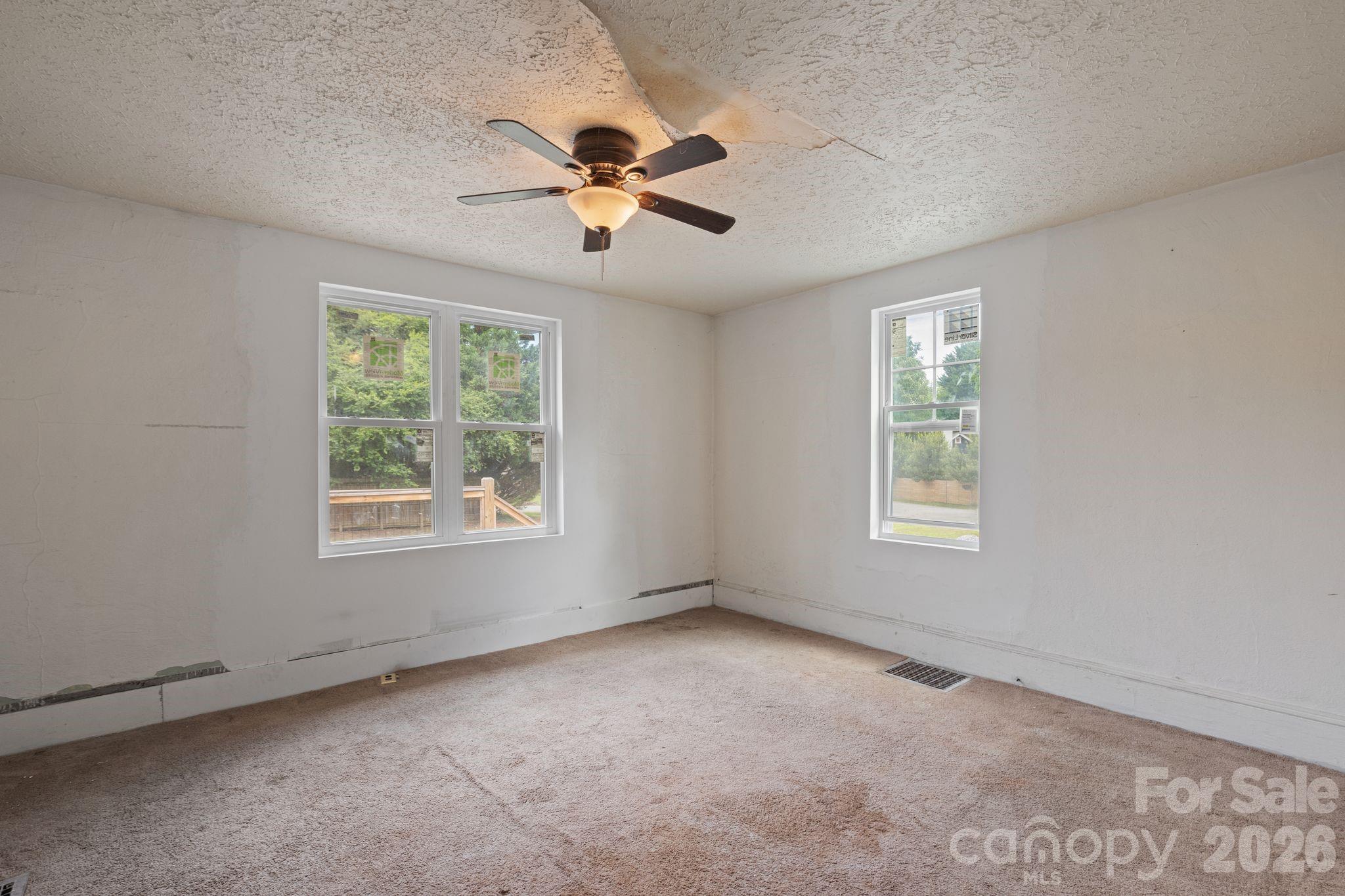 1434 S Main Street Property Photo 9