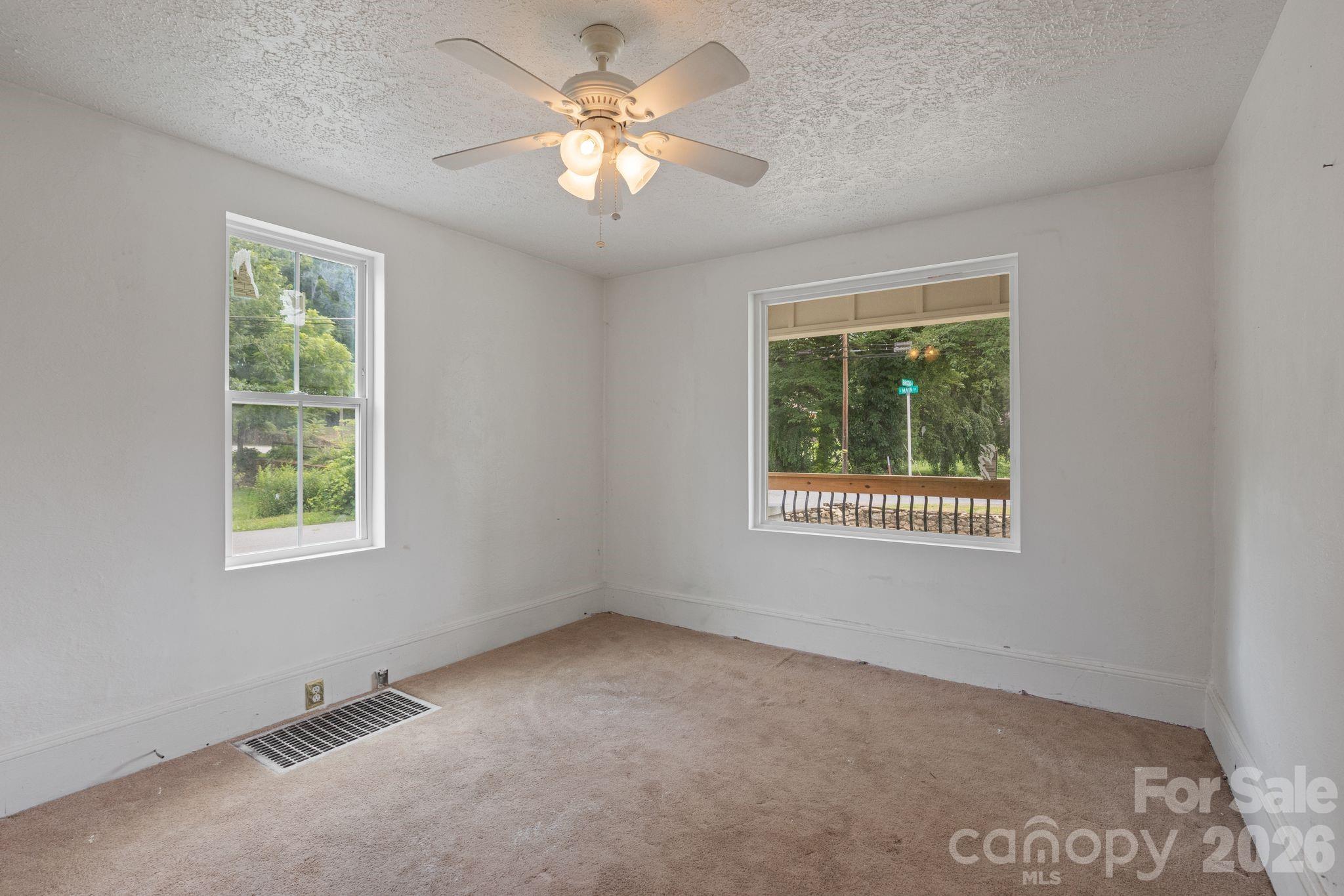 1434 S Main Street Property Photo 11