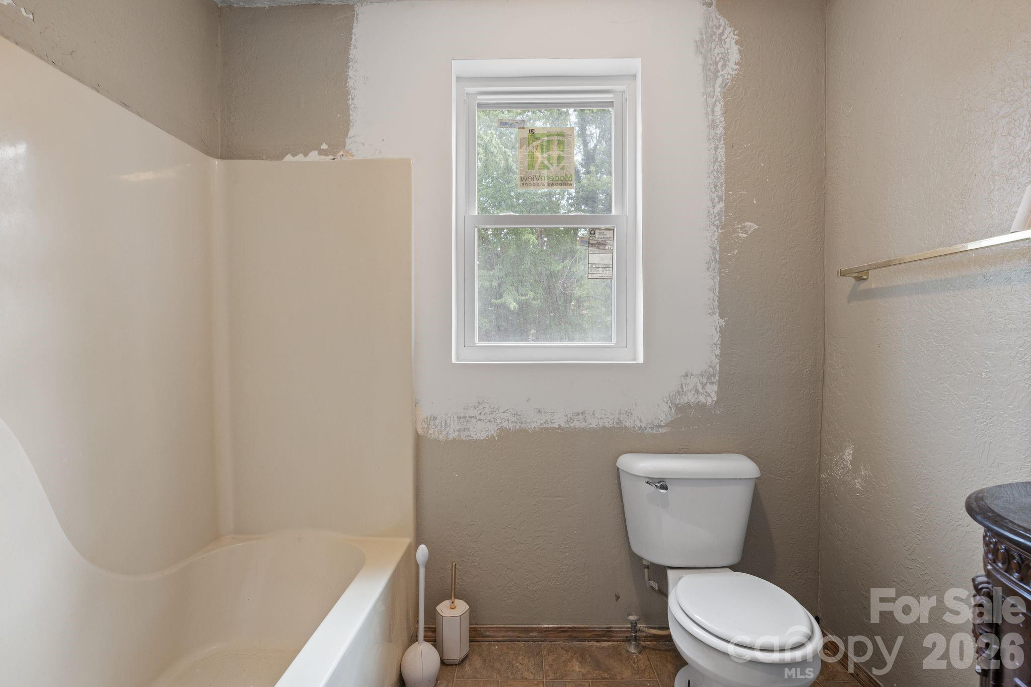 1434 S Main Street Property Photo 12