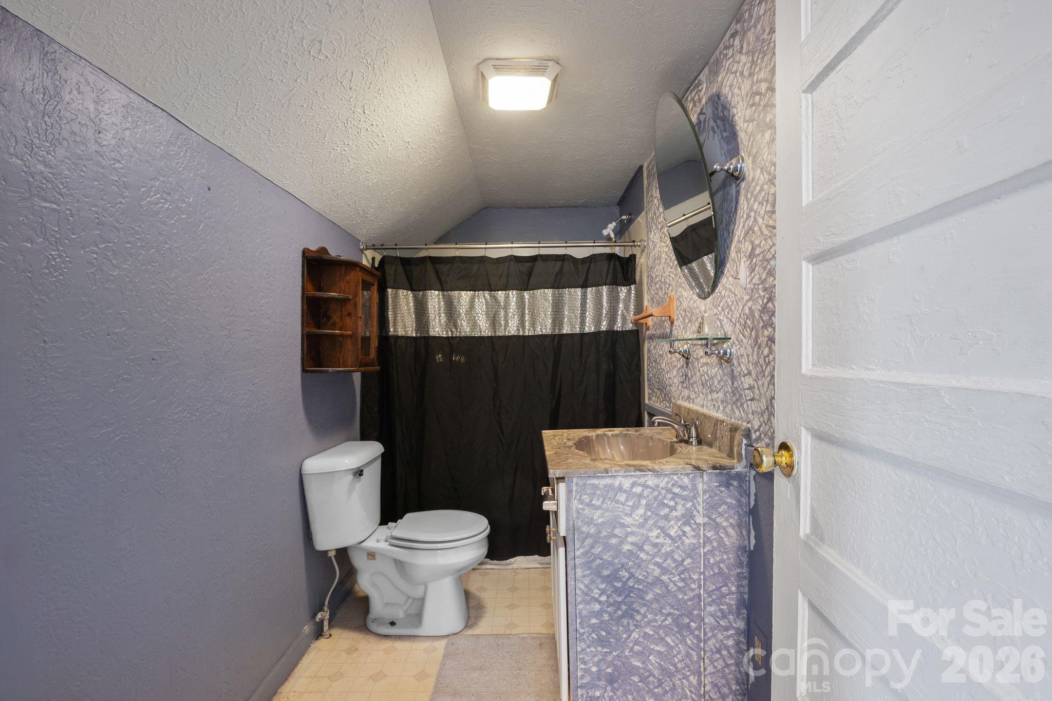 1434 S Main Street Property Photo 16