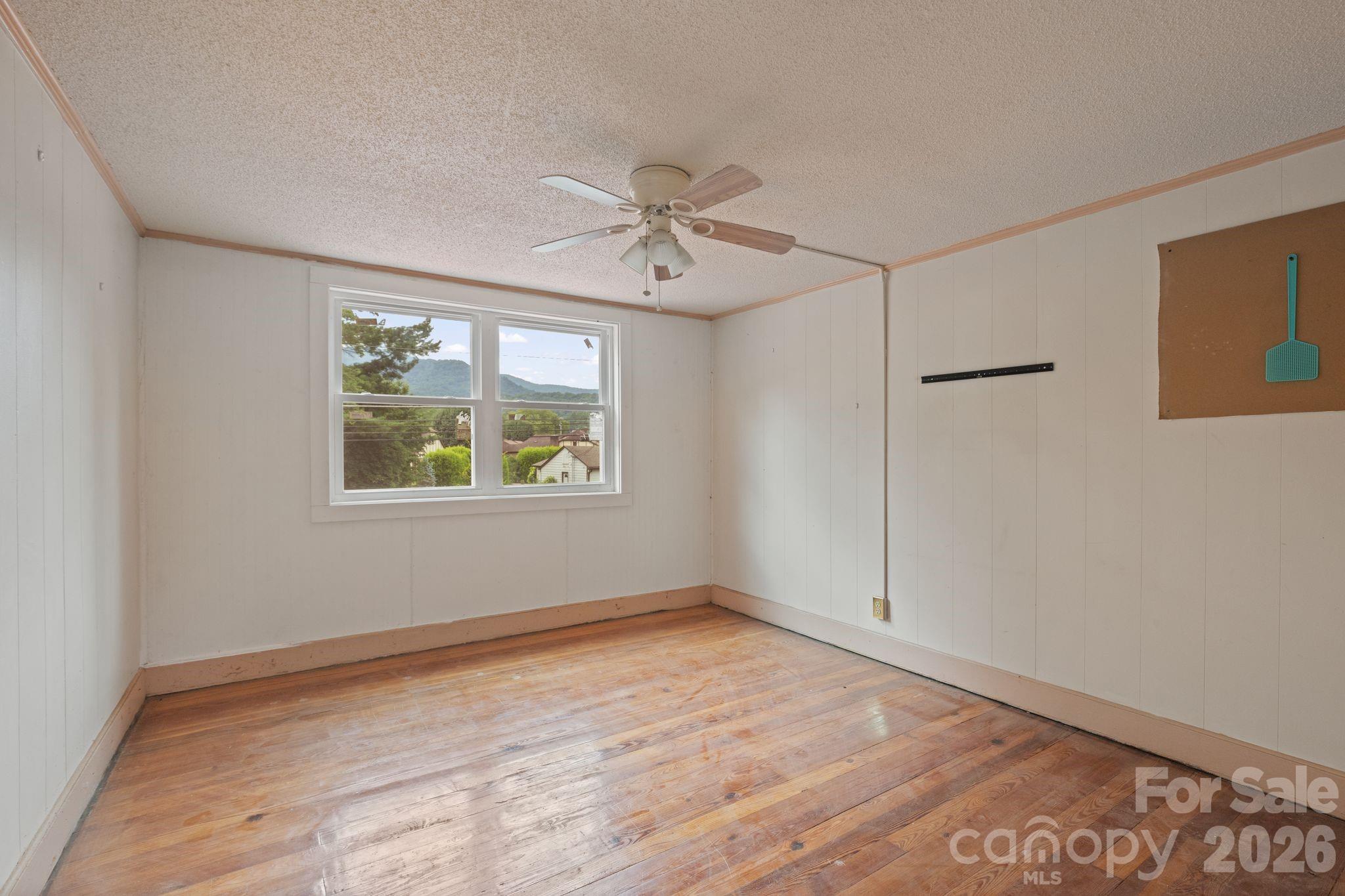 1434 S Main Street Property Photo 18