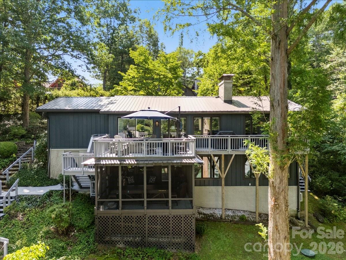 6149 N Shore Drive Property Photo 3