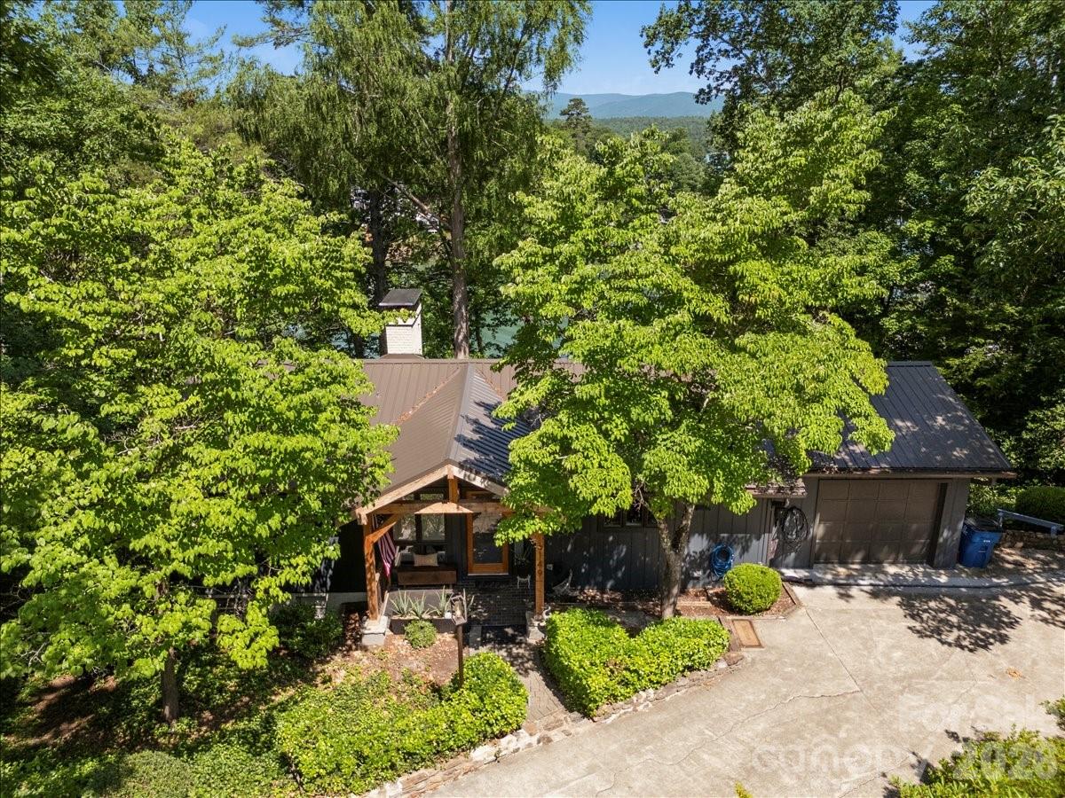 6149 N Shore Drive Property Photo 8