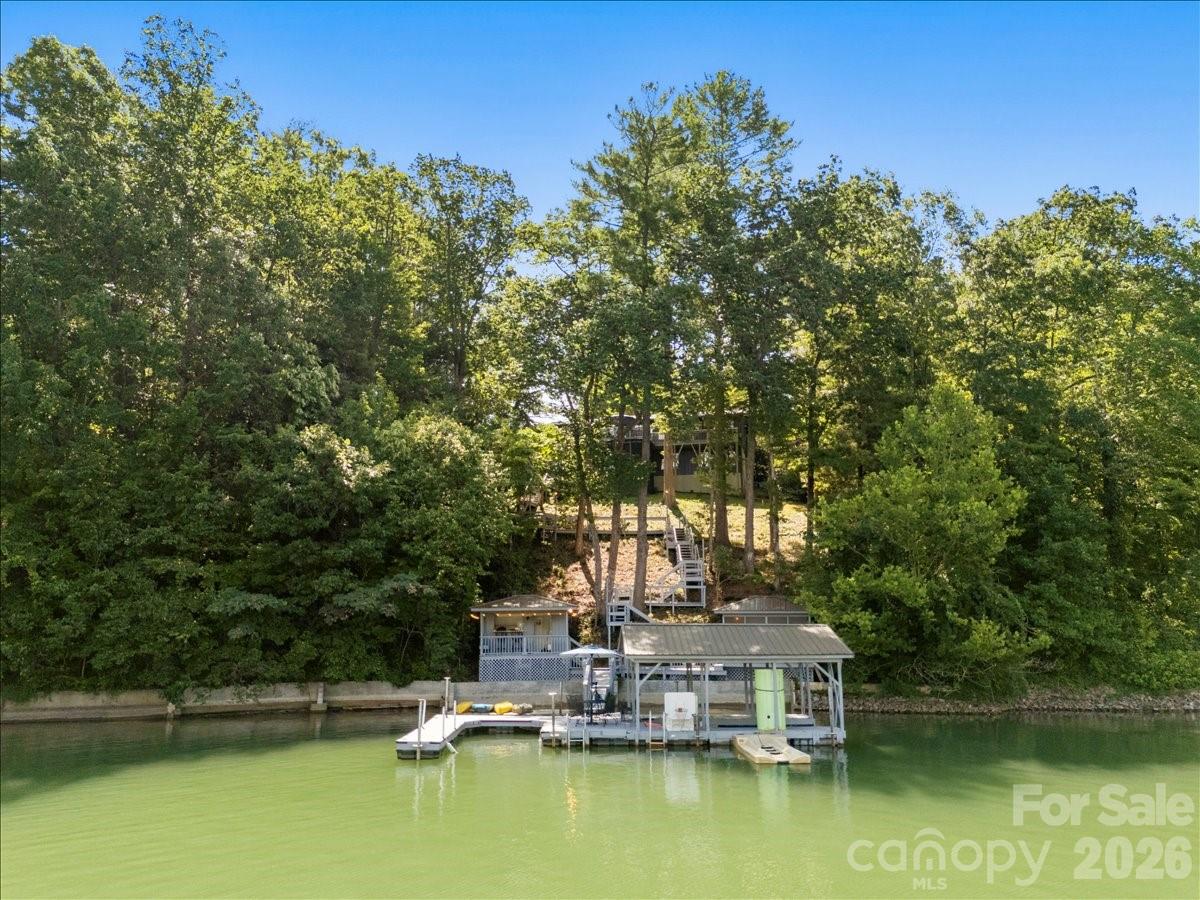 6149 N Shore Drive Property Photo 9