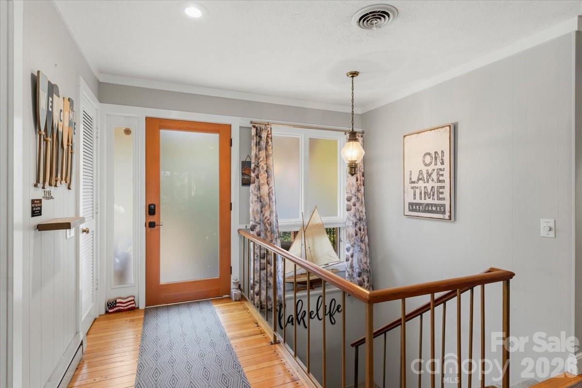 6149 N Shore Drive Property Photo 11