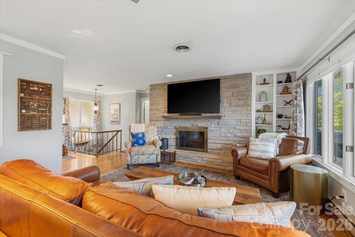 6149 N Shore Drive Property Photo 15