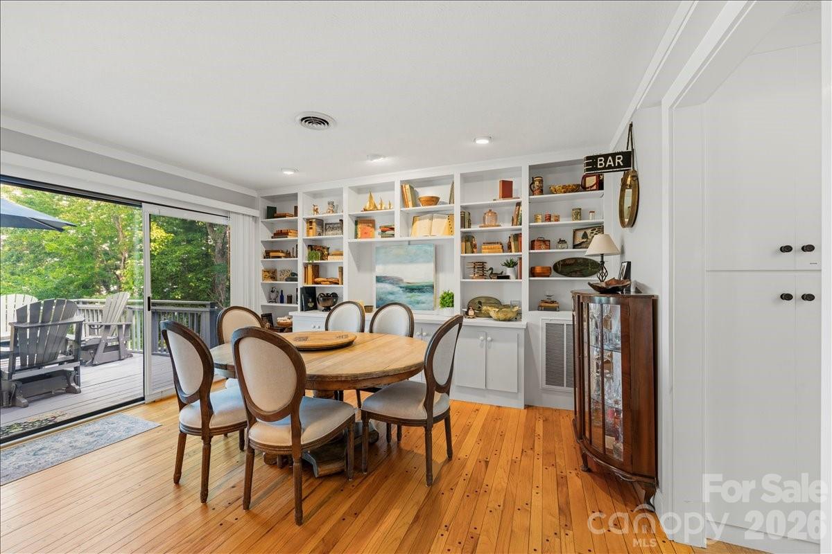 6149 N Shore Drive Property Photo 17