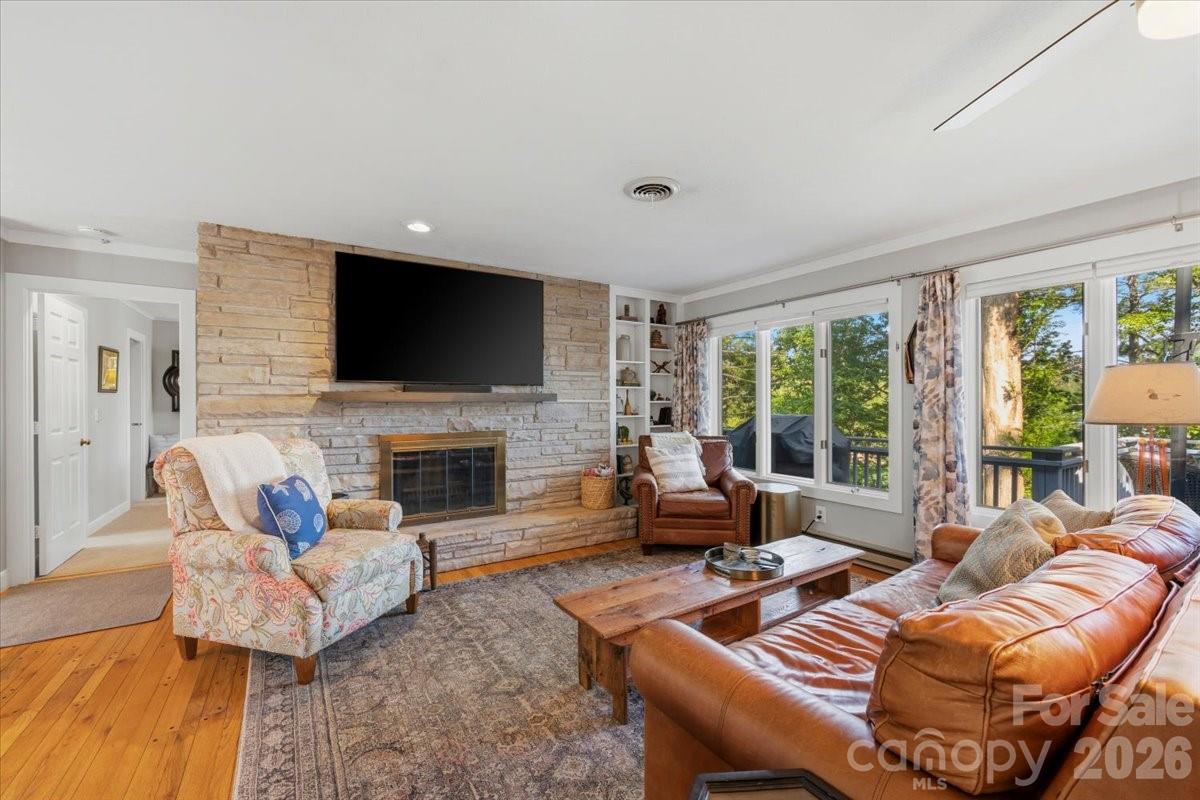 6149 N Shore Drive Property Photo 18