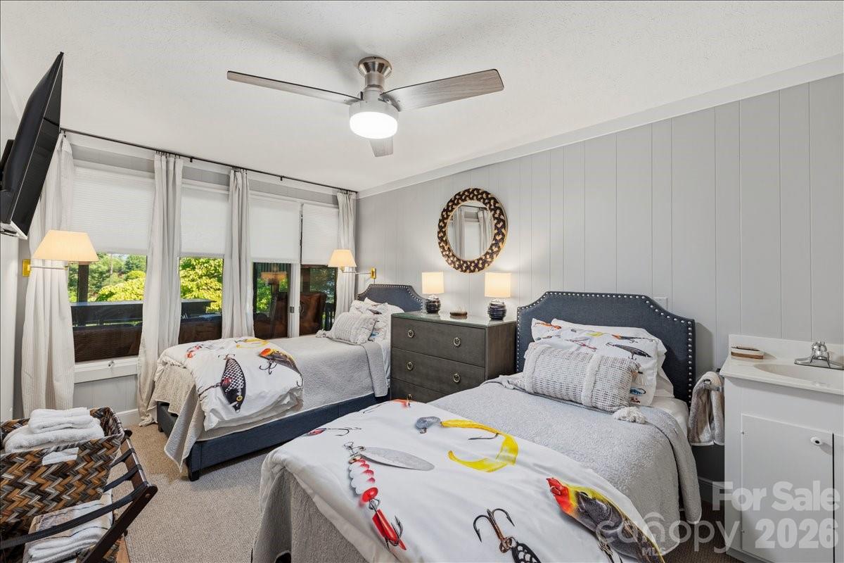 6149 N Shore Drive Property Photo 30