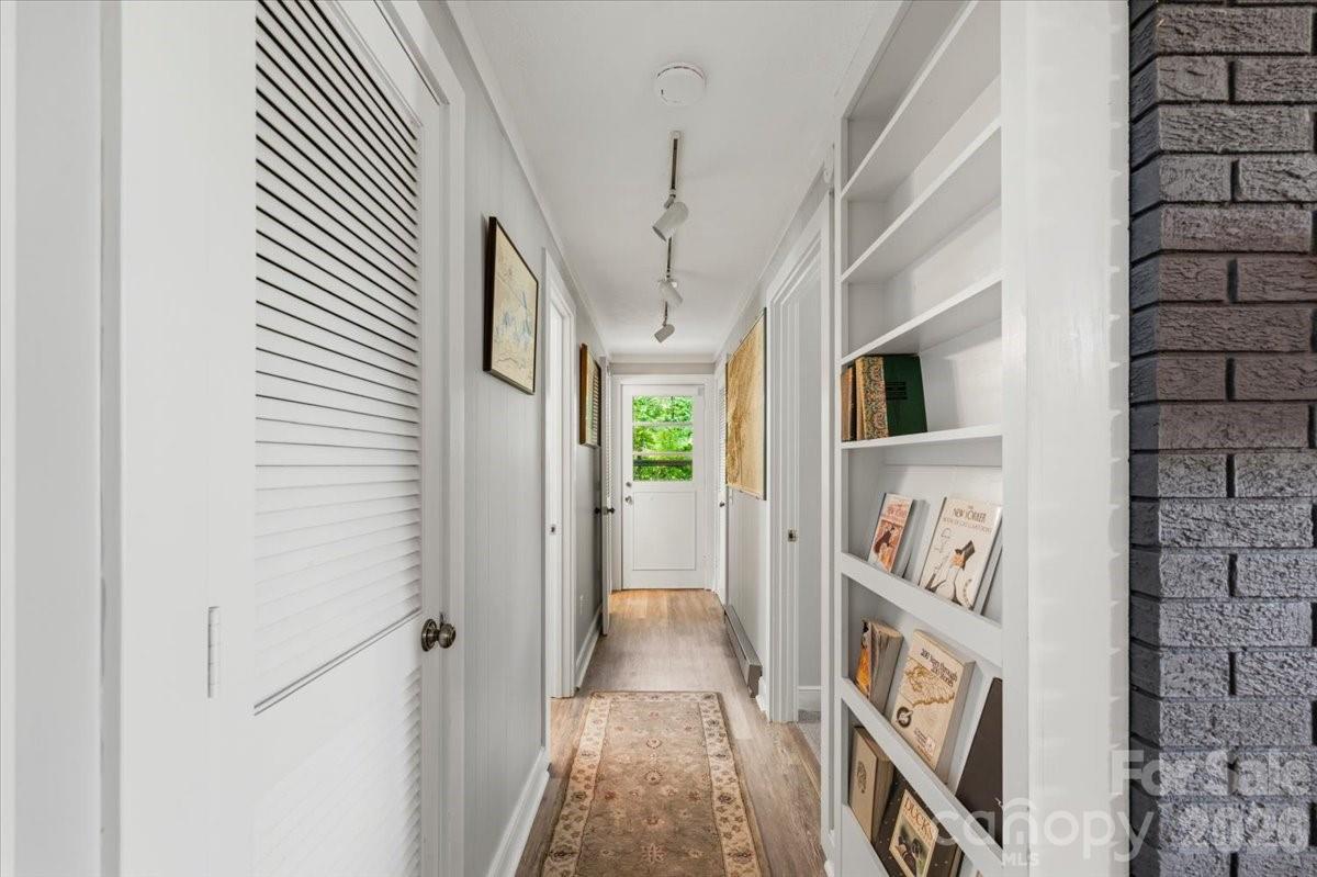 6149 N Shore Drive Property Photo 32