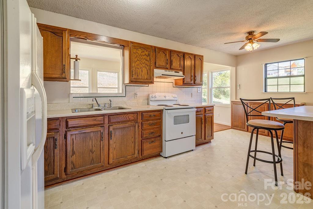 216 Pickens Road Property Photo 7