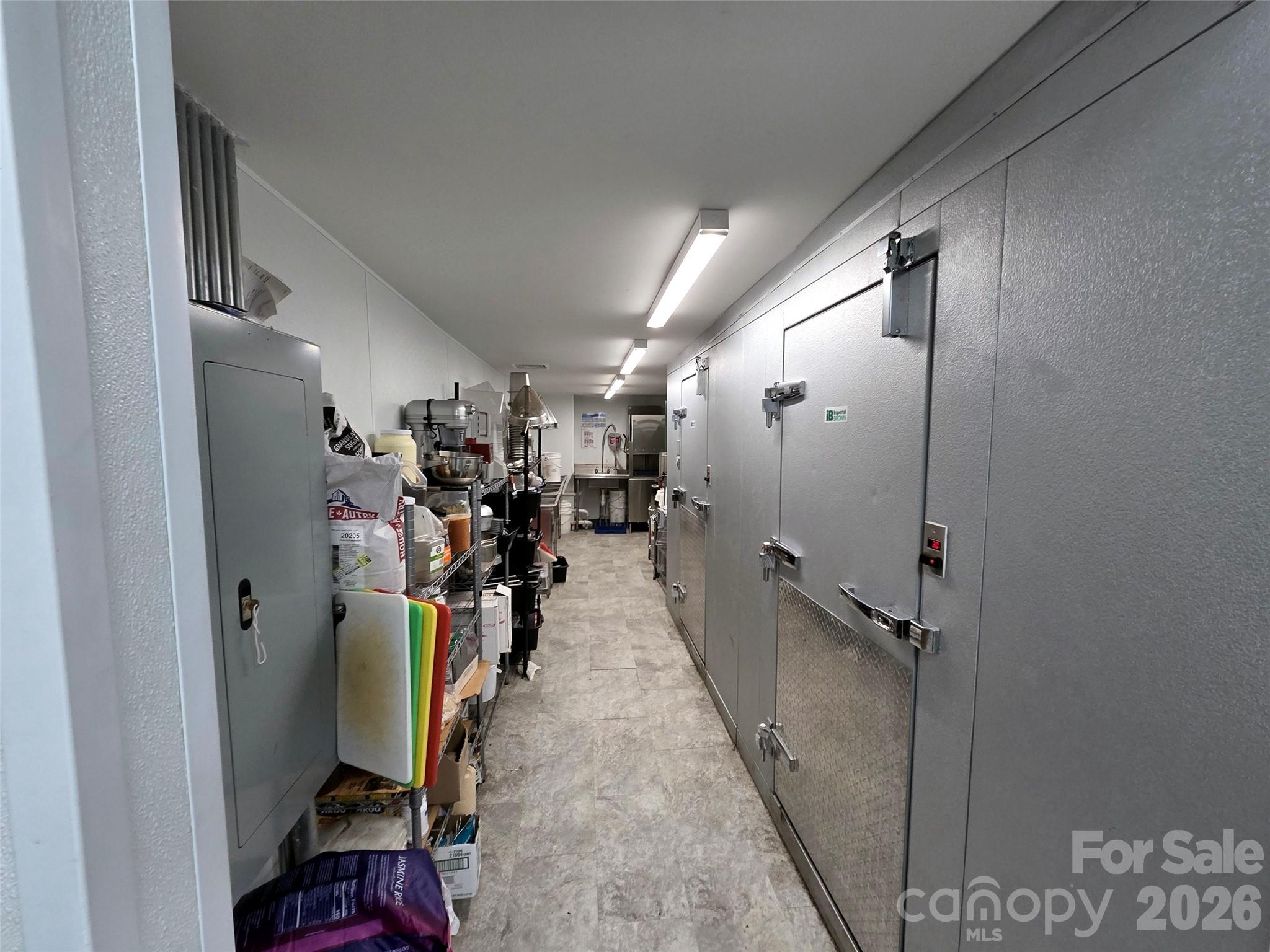 425 & 427 N Main Street Property Photo 10